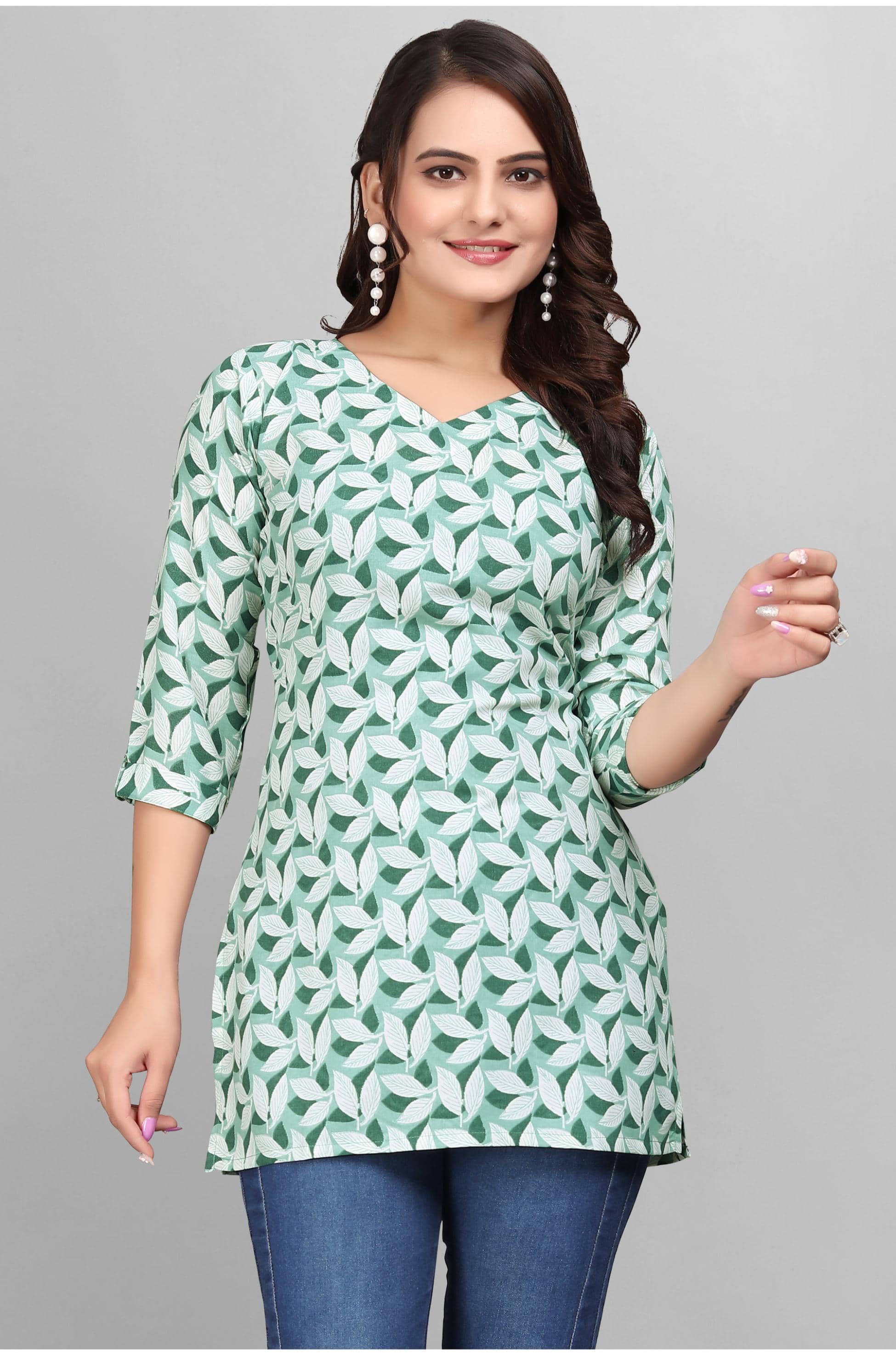 Devakii Women's Cotton Blend Regular Top ( Green )