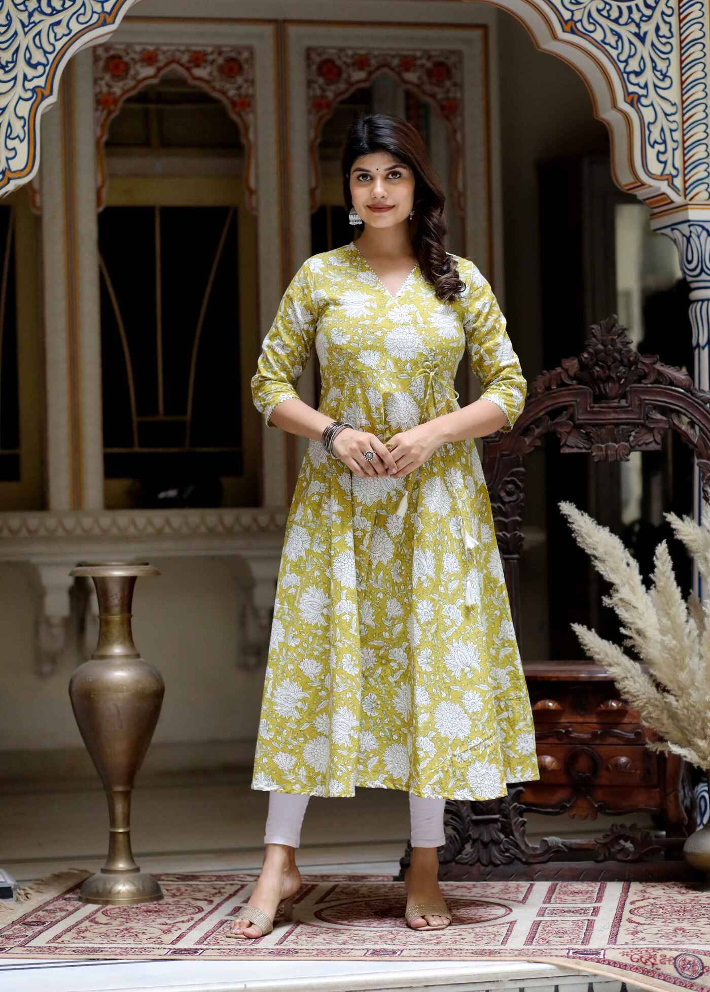 Doriyaan Pack of 1 Cotton Printed Flared Women's Kurti - ( Yellow ) Doriyaan Pack of 1 Cotton Printed Flared Women's Kurti - ( Yellow )