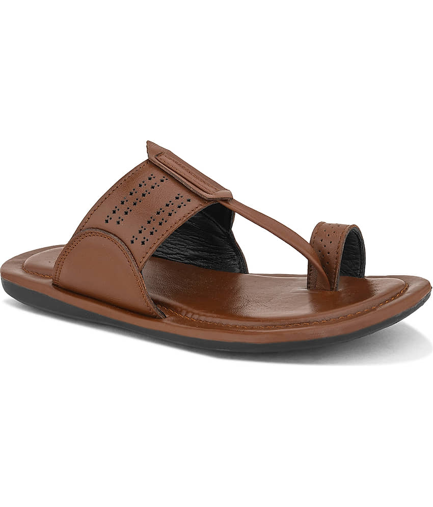 Fashion Victim Brown Men's Kolhapuris - Ethnic Shoes | Buy online on ZillyBuy
