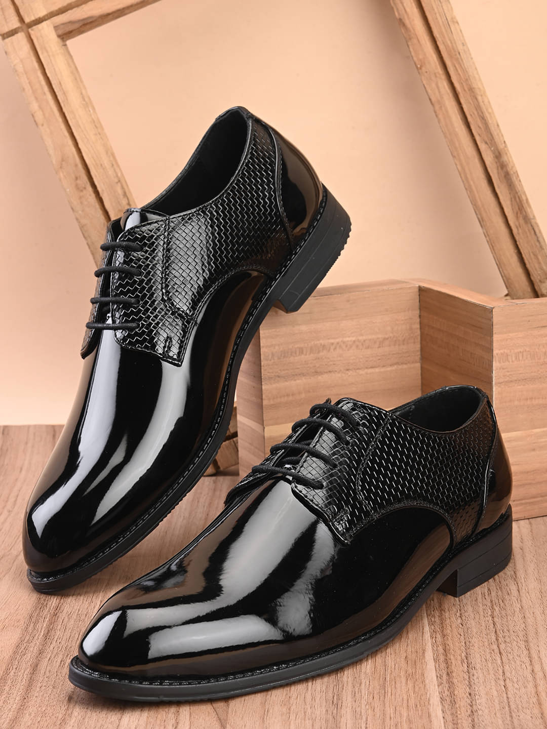     			Fentacia Black Men's Derby Formal Shoes
