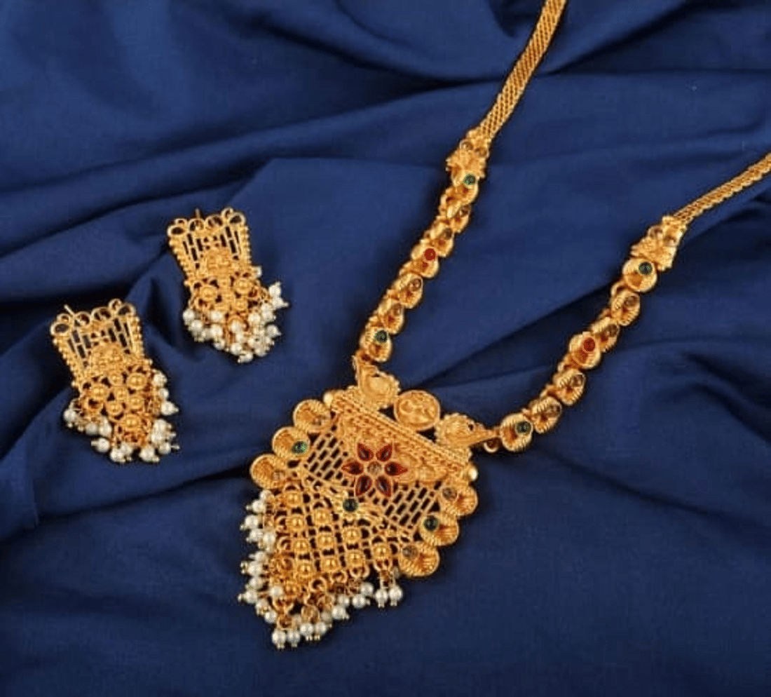RIENTA JWL Golden Alloy Necklace ( Pack of 1 )