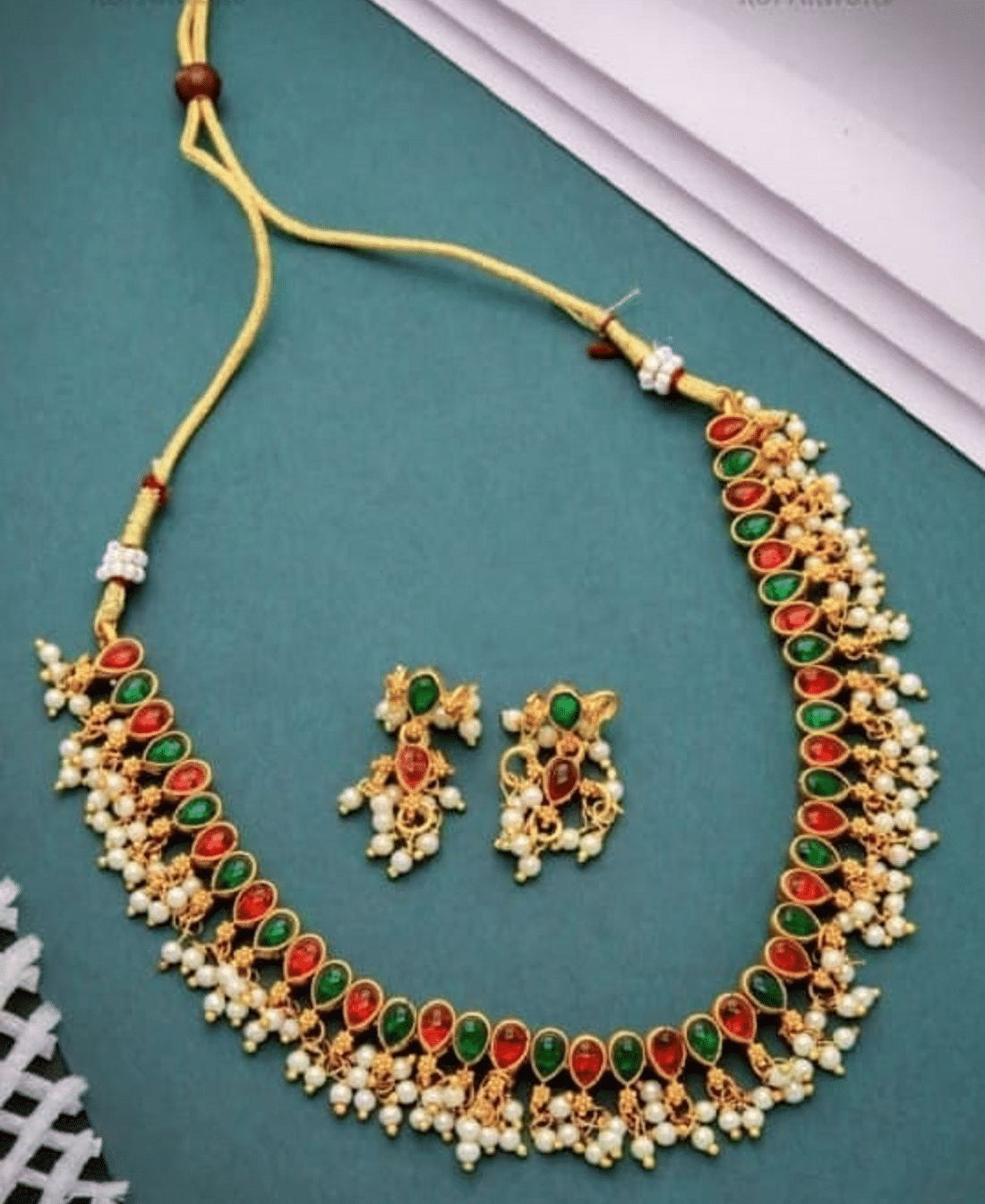     			RIENTA JWL Multi Color Alloy Necklace Set ( Pack of 1 )