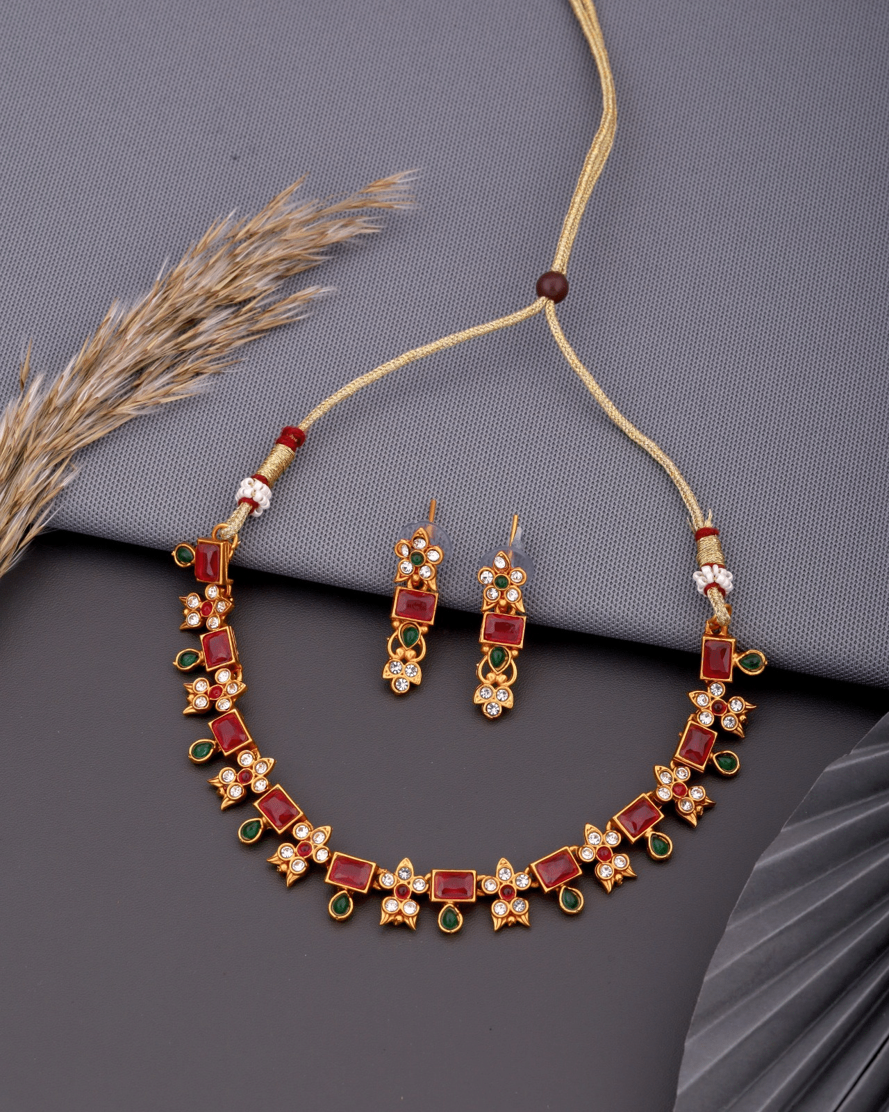     			RIENTA JWL Red Alloy Necklace Set ( Pack of 1 )