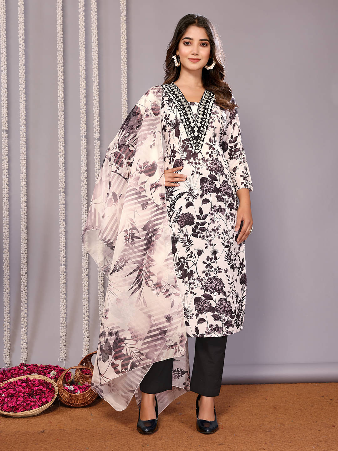 Royal Export Cotton Blend Printed Kurti With Pants Women's Stitched Salwar Suit - Black ( Pack of 1 ) Royal Export Cotton Blend Printed Kurti With Pants Women's Stitched Salwar Suit - Black ( Pack of 1 )