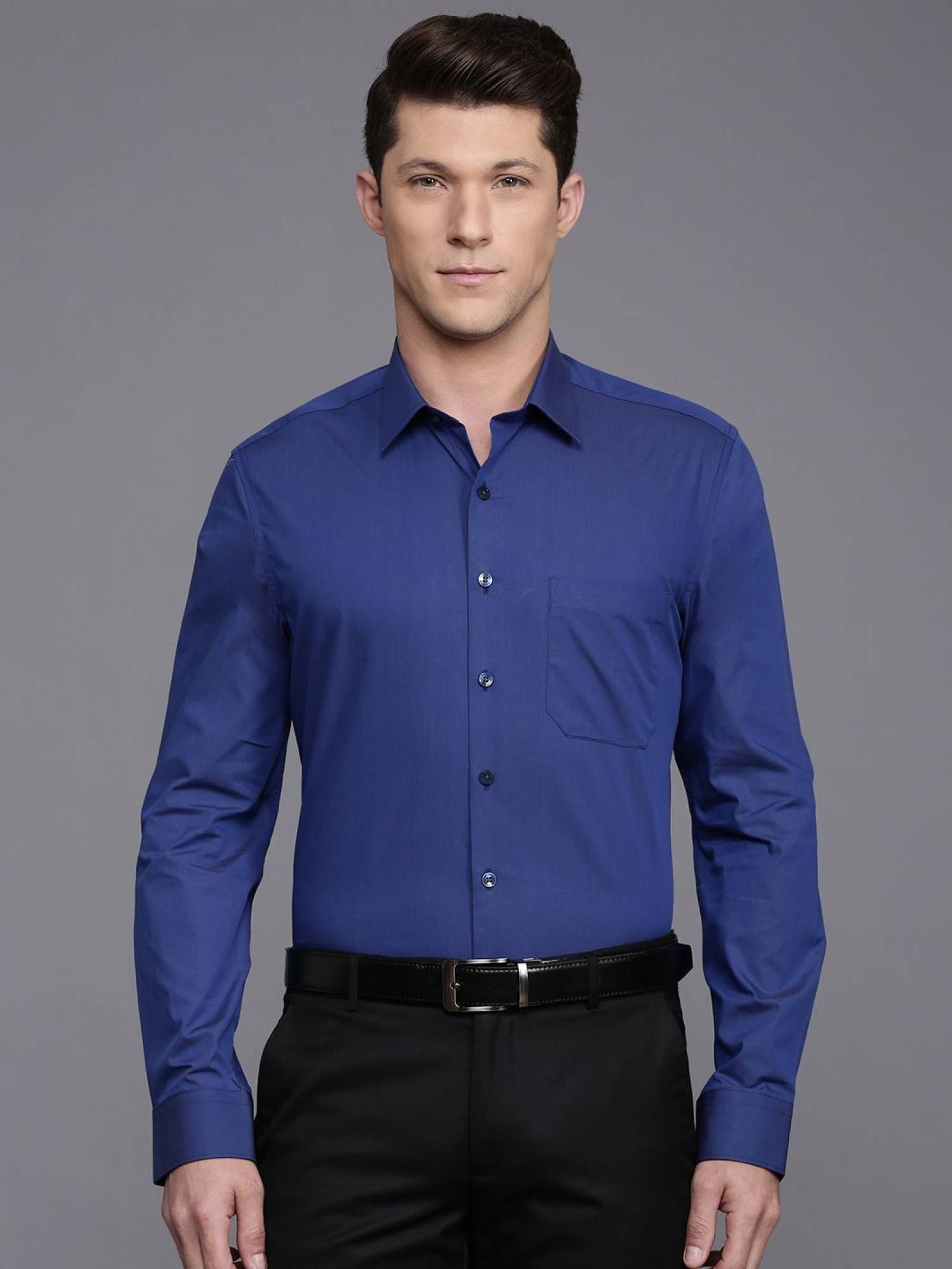 VERTUSY Cotton Blend Regular Fit Solids Full Sleeves Men's Casual Shirt - Blue ( Pack of 1 ) VERTUSY Cotton Blend Regular Fit Solids Full Sleeves Men's Casual Shirt - Blue ( Pack of 1 )