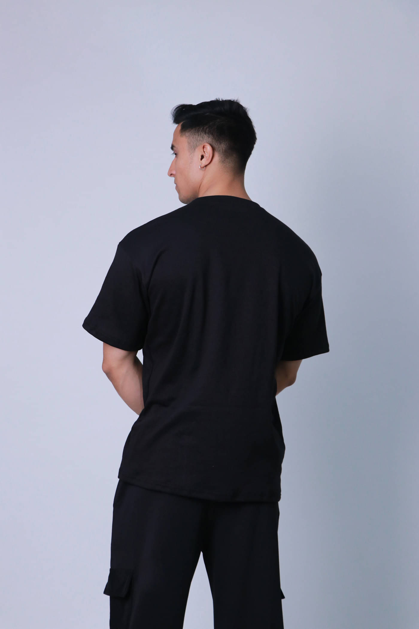     			Coitonic Cotton Blend Oversized Fit Solid Half Sleeves Men's Round T-Shirt - Black ( Pack of 1 )