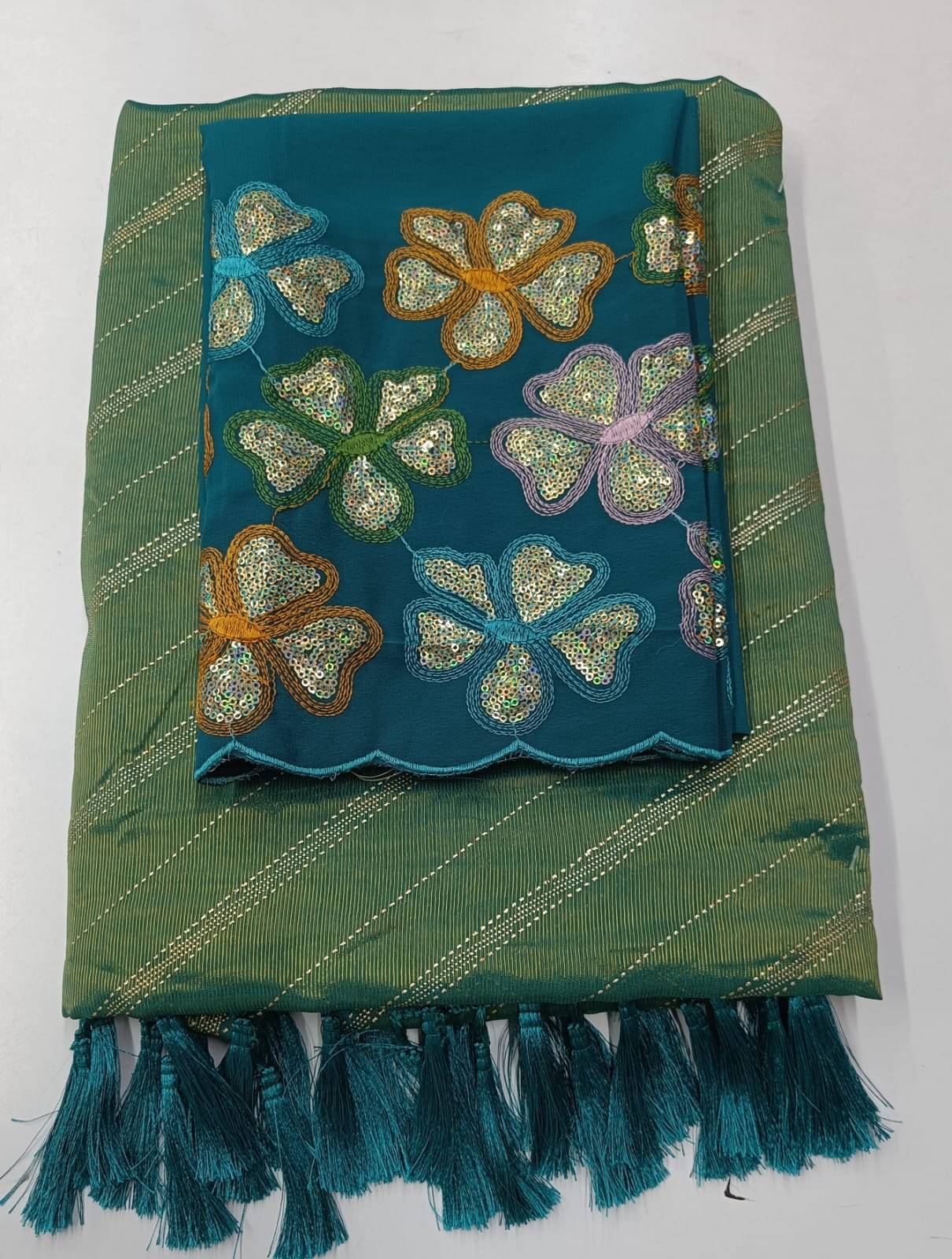 Kalpana Creation Brasso Printed Saree With Unstitched Blouse Piece ( SkyBlue ) Kalpana Creation Brasso Printed Saree With Unstitched Blouse Piece ( SkyBlue )