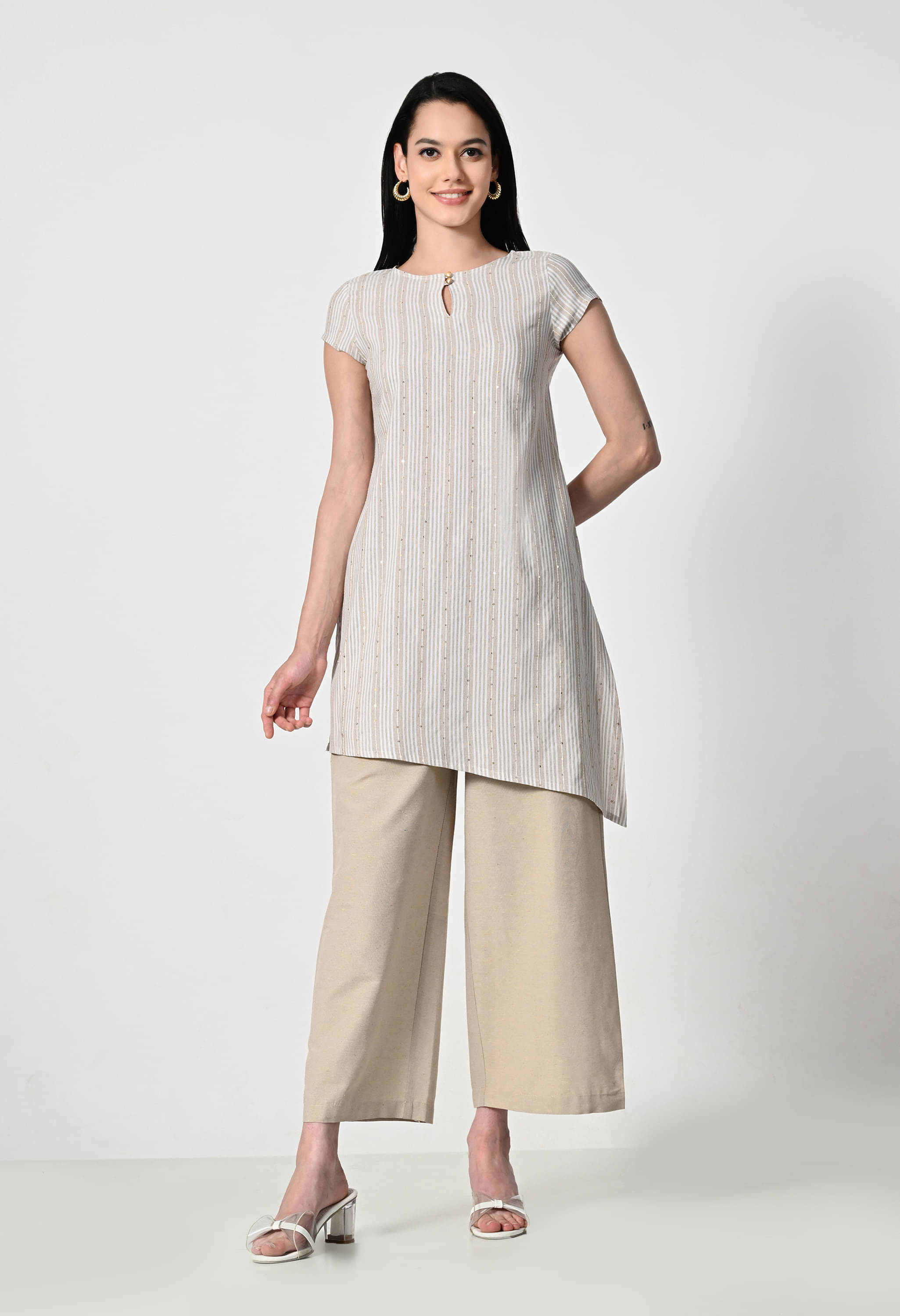 Cotton Blend Short Kurti For Women (Pack of 1) Cotton Blend Short Kurti For Women (Pack of 1)