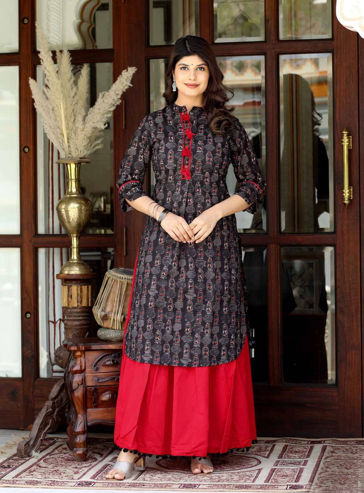     			Doriyaan Cotton Printed Kurti With Skirt Women's Stitched Salwar Suit - Black ( Pack of 1 )