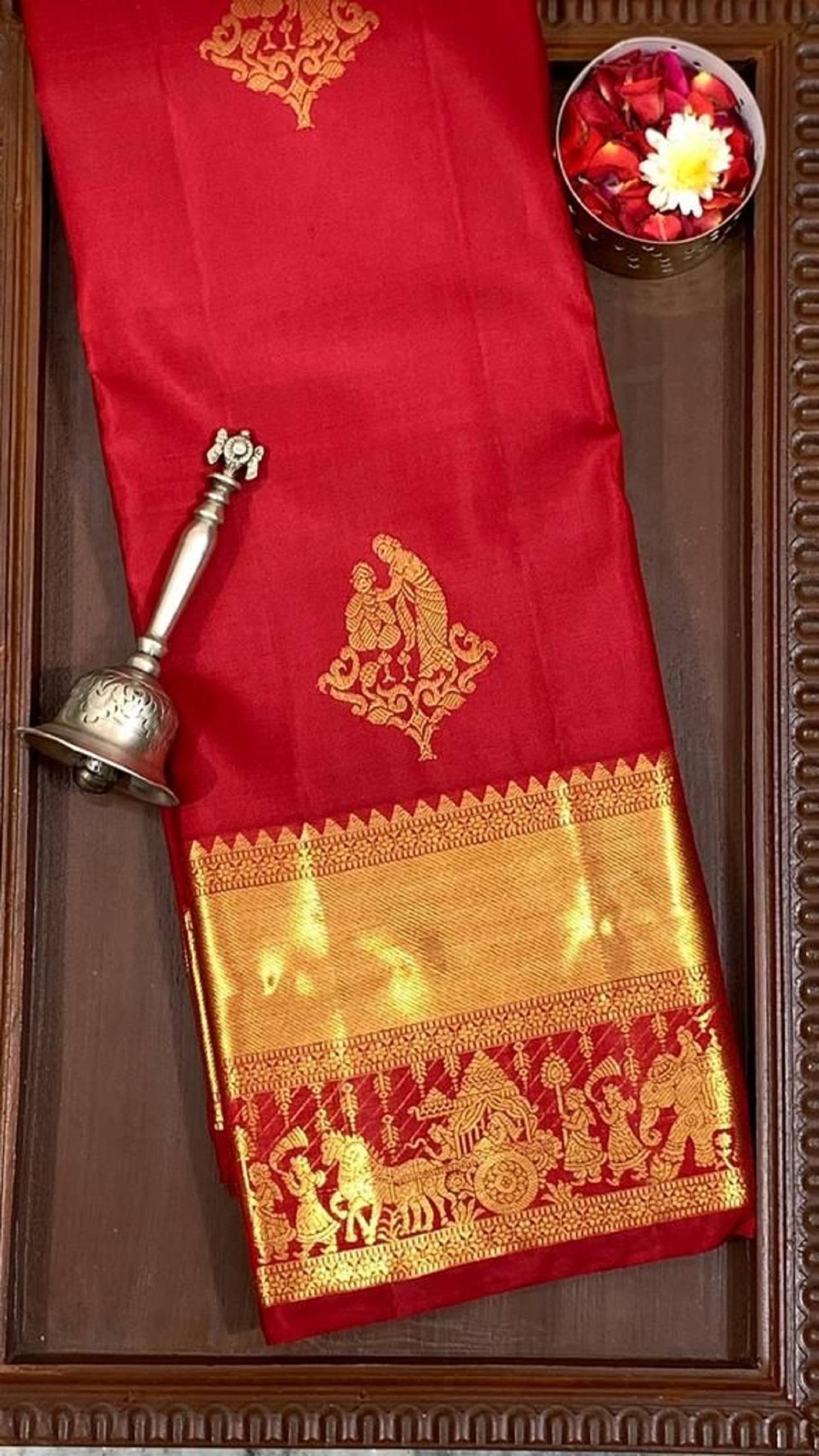     			JULEE Banarasi Silk Embellished Saree With Unstitched Blouse Piece ( Red )