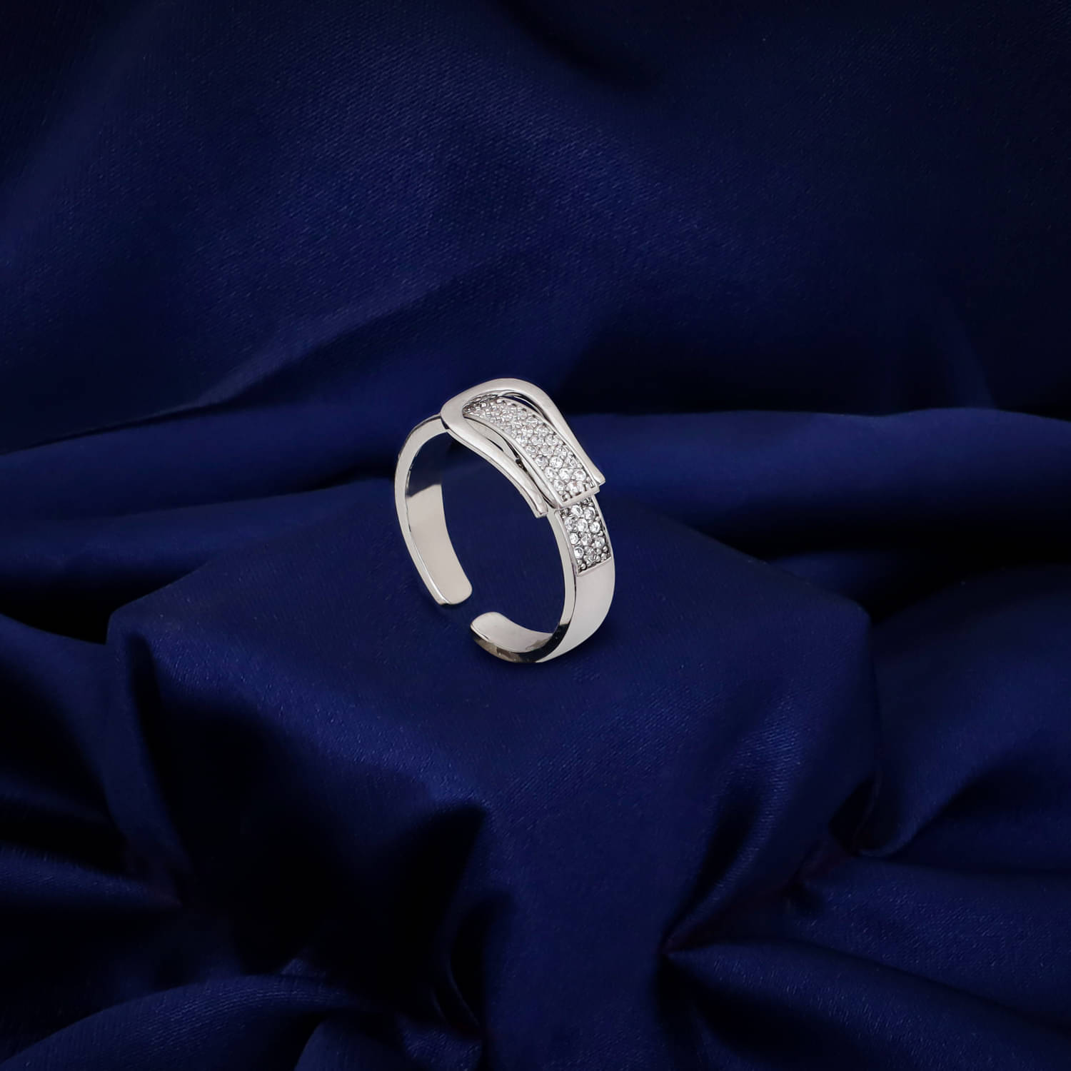 LUV FASHION Off White Rings ( Pack of 1 ) LUV FASHION Off White Rings ( Pack of 1 )