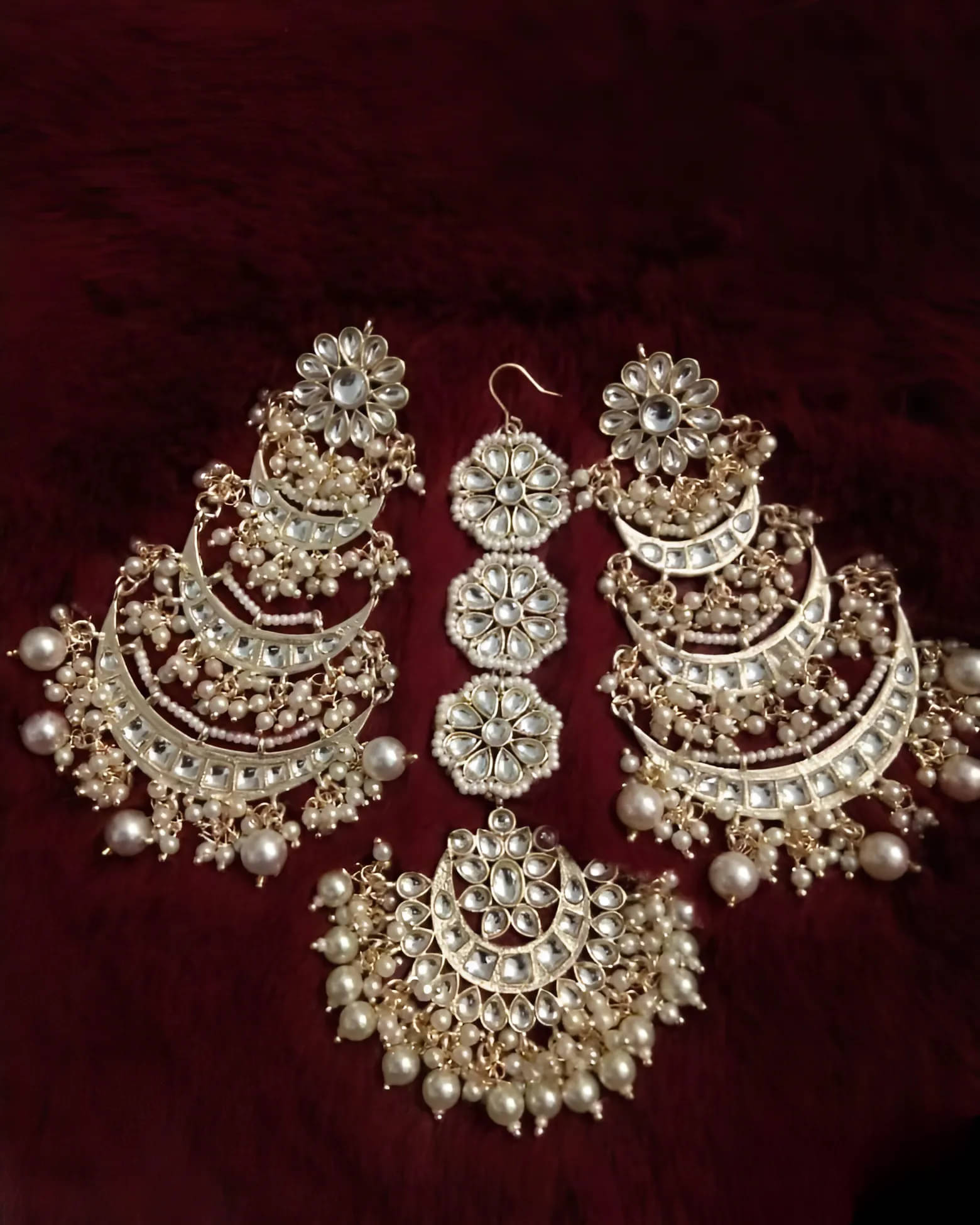     			Padmavati Bangles Golden Chandbalis Earrings ( Pack of 1 )