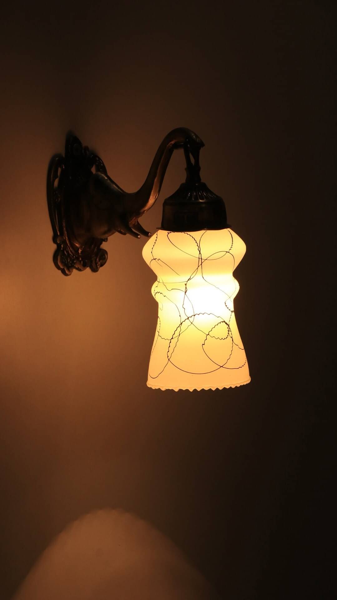     			VAGalleryKing White Down Light Wall Lamp ( Pack of 1 )