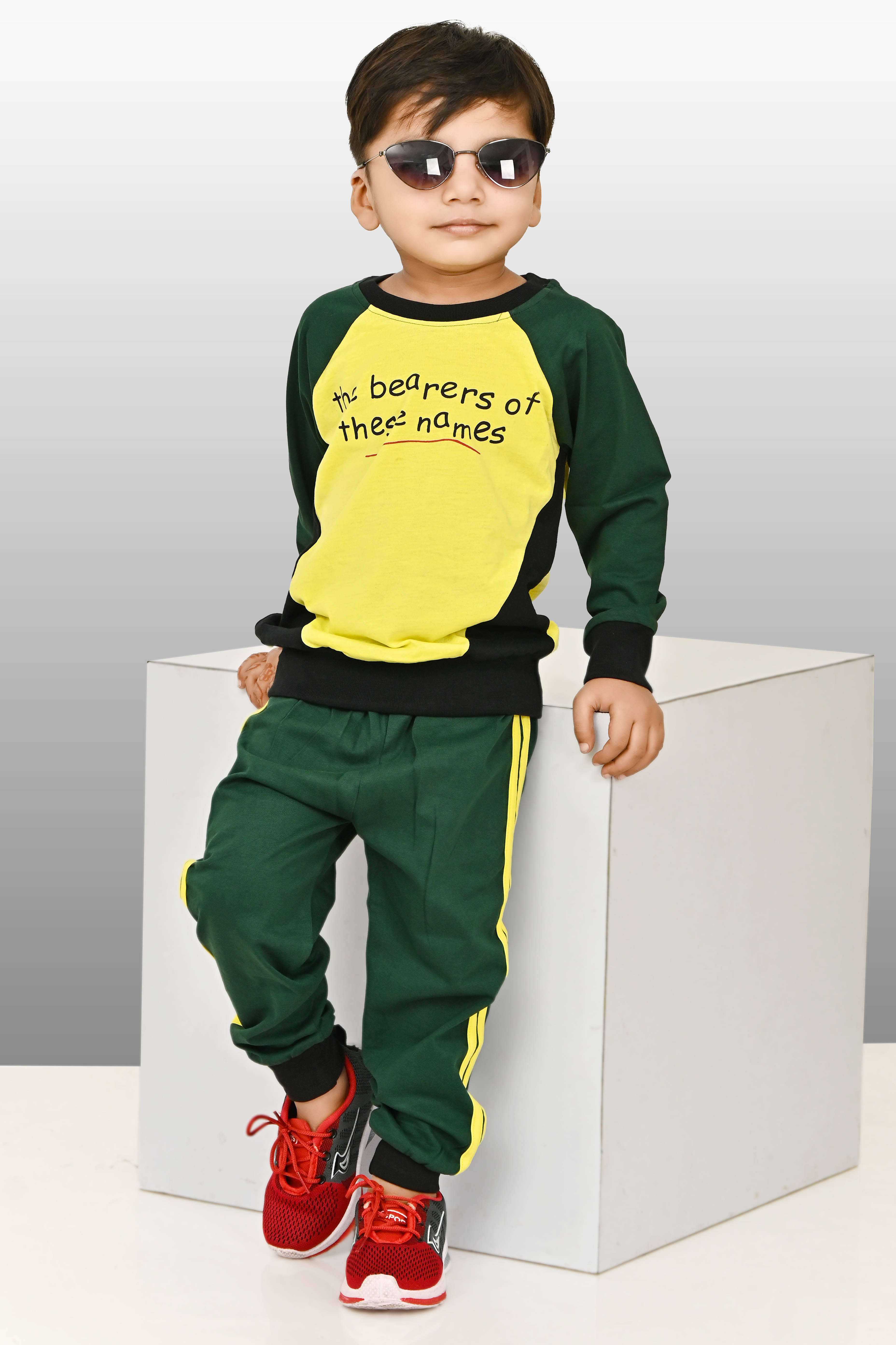 Chandrika Pack of 1 Boys Cotton Blend T-Shirt & Pants Set ( Green )