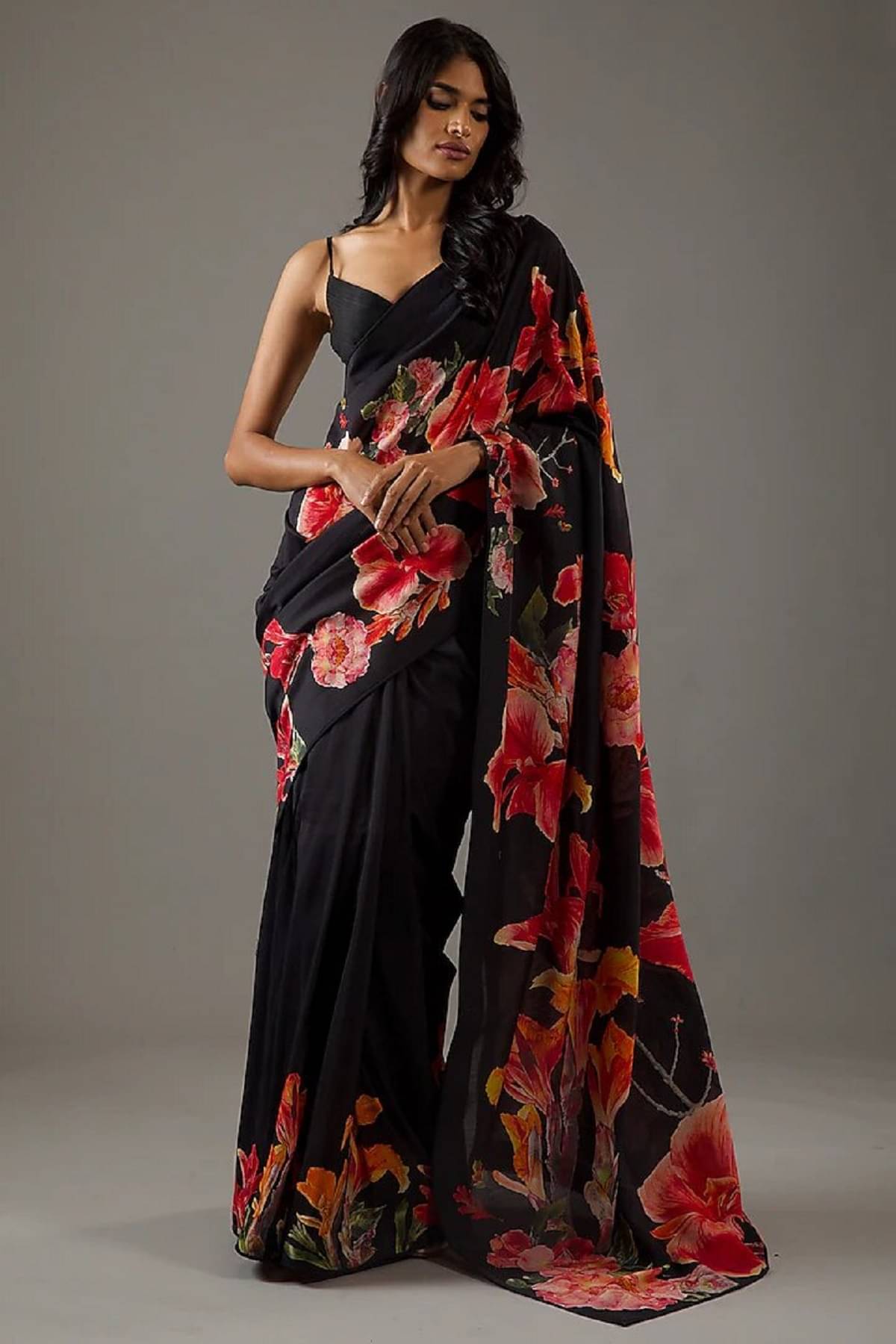 Gazal Fashions Silk Printed Saree With Unstitched Blouse Piece ( Black ) Gazal Fashions Silk Printed Saree With Unstitched Blouse Piece ( Black )