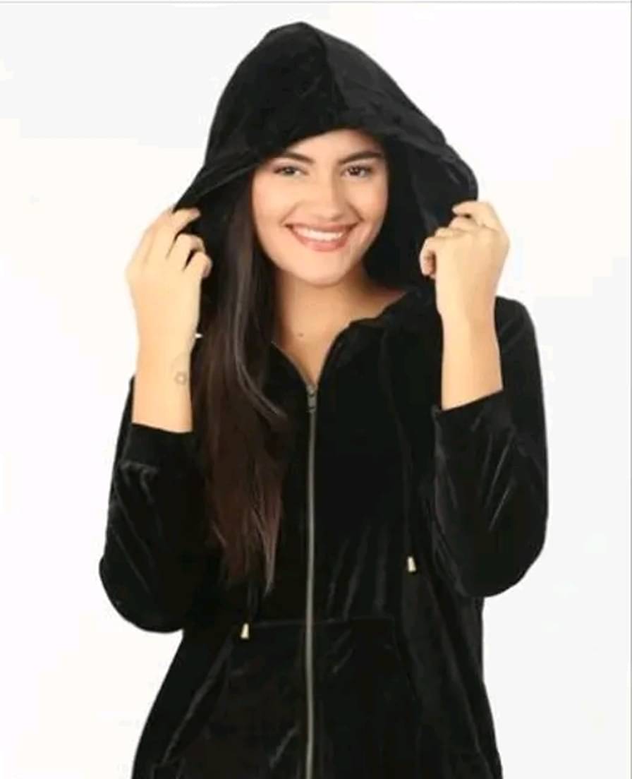     			HeteShe Velvet Women's Hooded Sweatshirt ( Black )