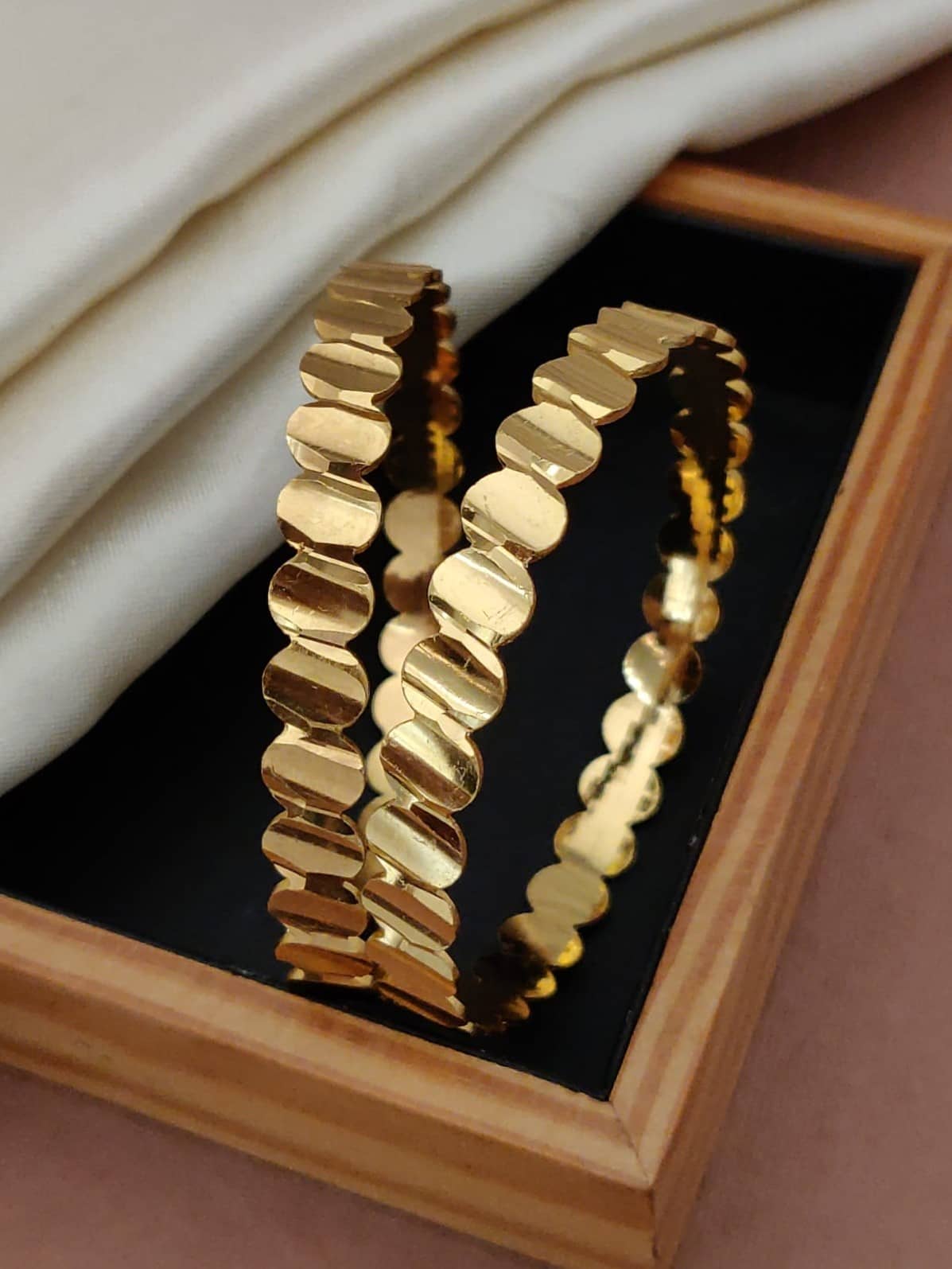 Shivay Fashion Gold Bangle Set ( Pack of 1 ) - Bangles & Bracelets | Buy online on ZillyBuy