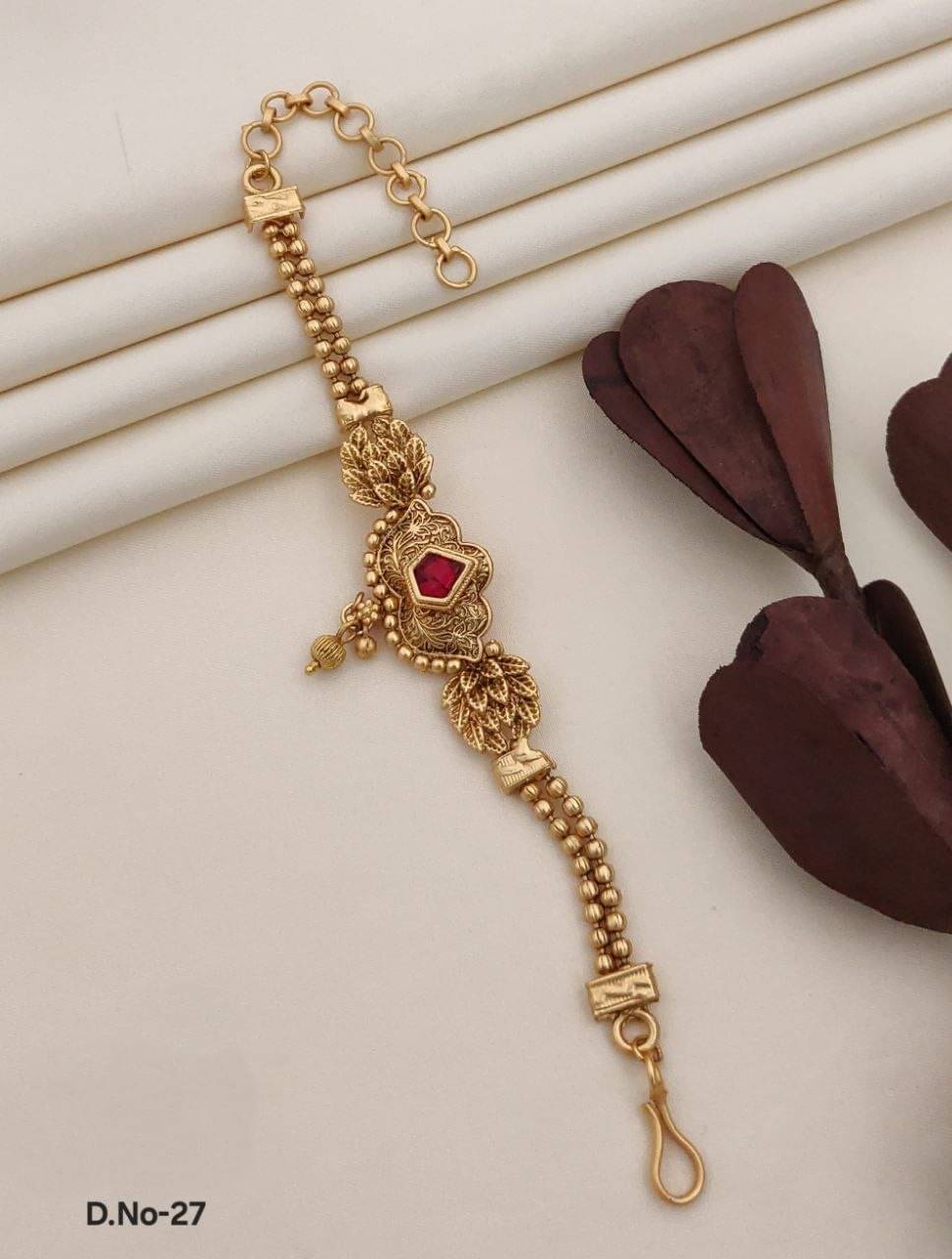     			Shivay Fashion Gold Bracelet ( Pack of 1 )