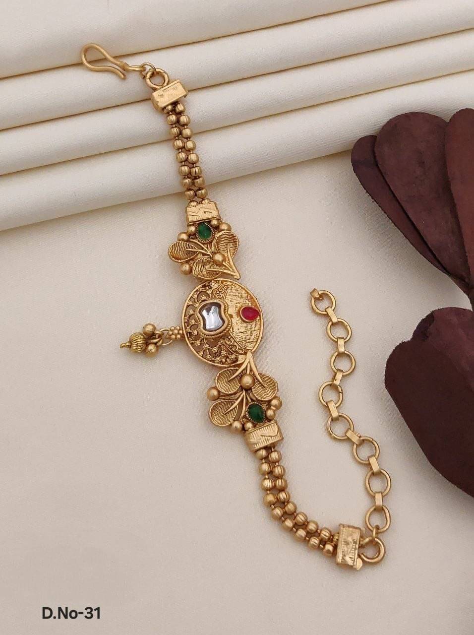 Shivay Fashion Gold Bracelet ( Pack of 1 ) Shivay Fashion Gold Bracelet ( Pack of 1 )