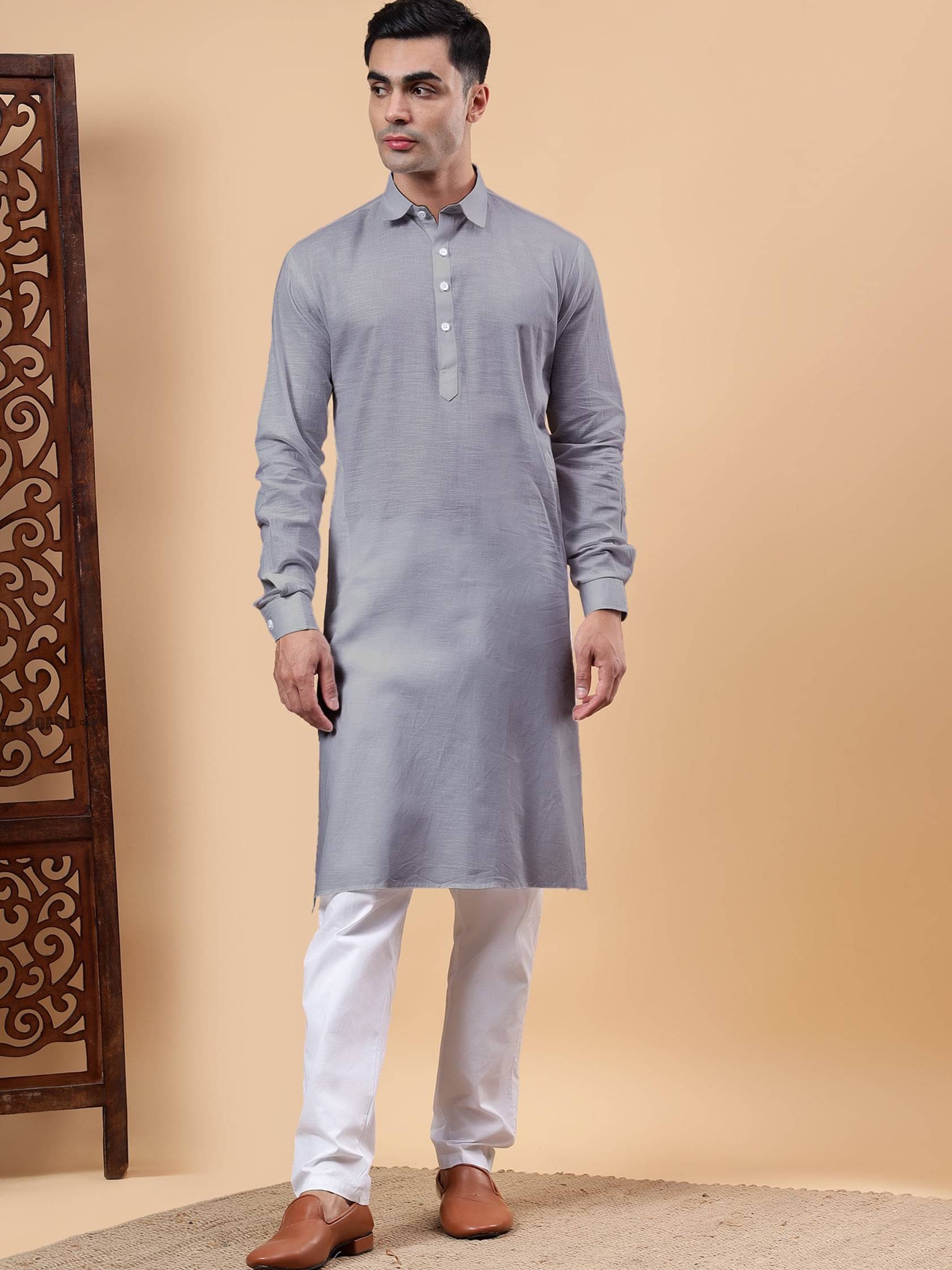     			Yugnik Light Grey Cotton Regular Fit Men's Kurta Pyjama Set ( Pack of 1 )