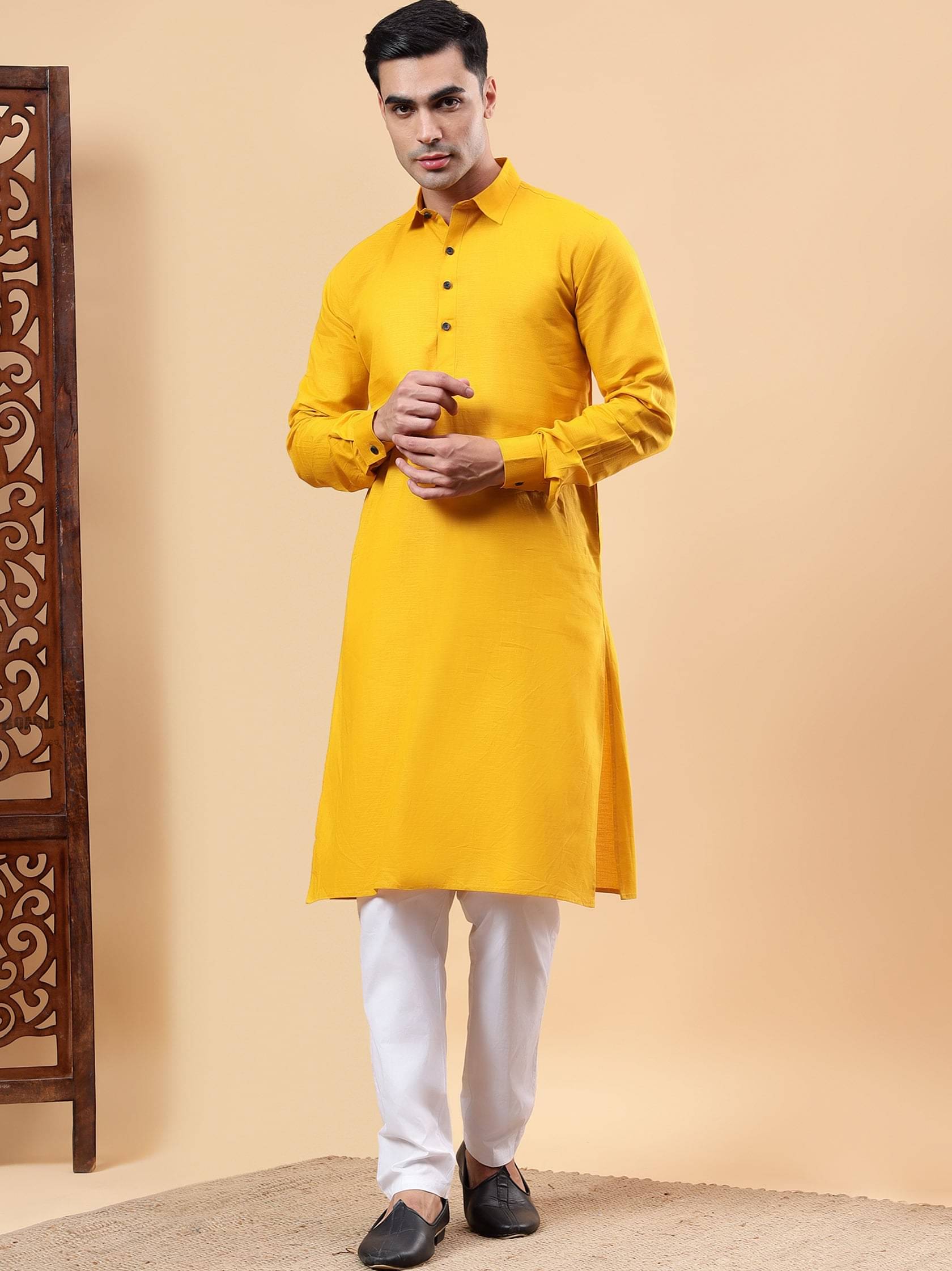     			Yugnik Yellow Cotton Regular Fit Men's Kurta Pyjama Set ( Pack of 1 )