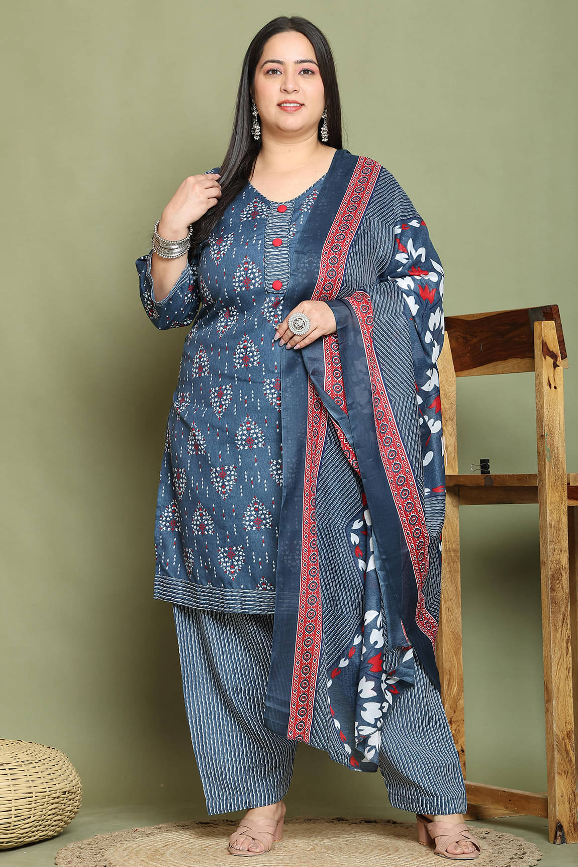wonder weave Women Cotton Blend Printed Straight Kurti With Patiala Salwar ( Multicolor )     			wonder weave Women Cotton Blend Printed Straight Kurti With Patiala Salwar ( Multicolor )