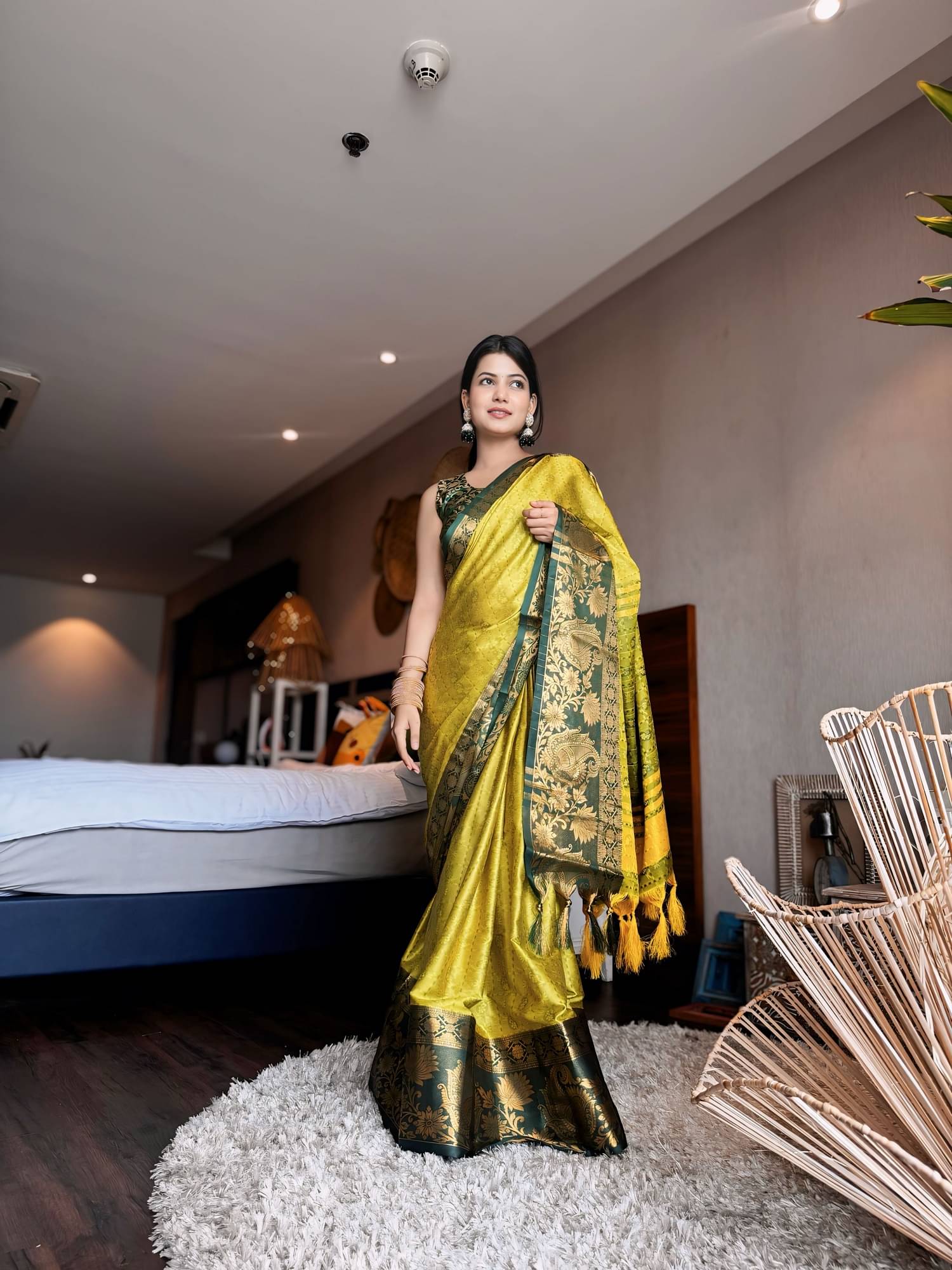     			A TO Z CART Kanjivaram Silk Woven Saree With Unstitched Blouse Piece ( Olive )