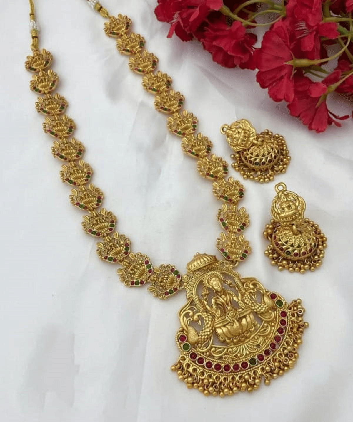 KEYMAX Golden Alloy Necklace Set ( Pack of 1 )