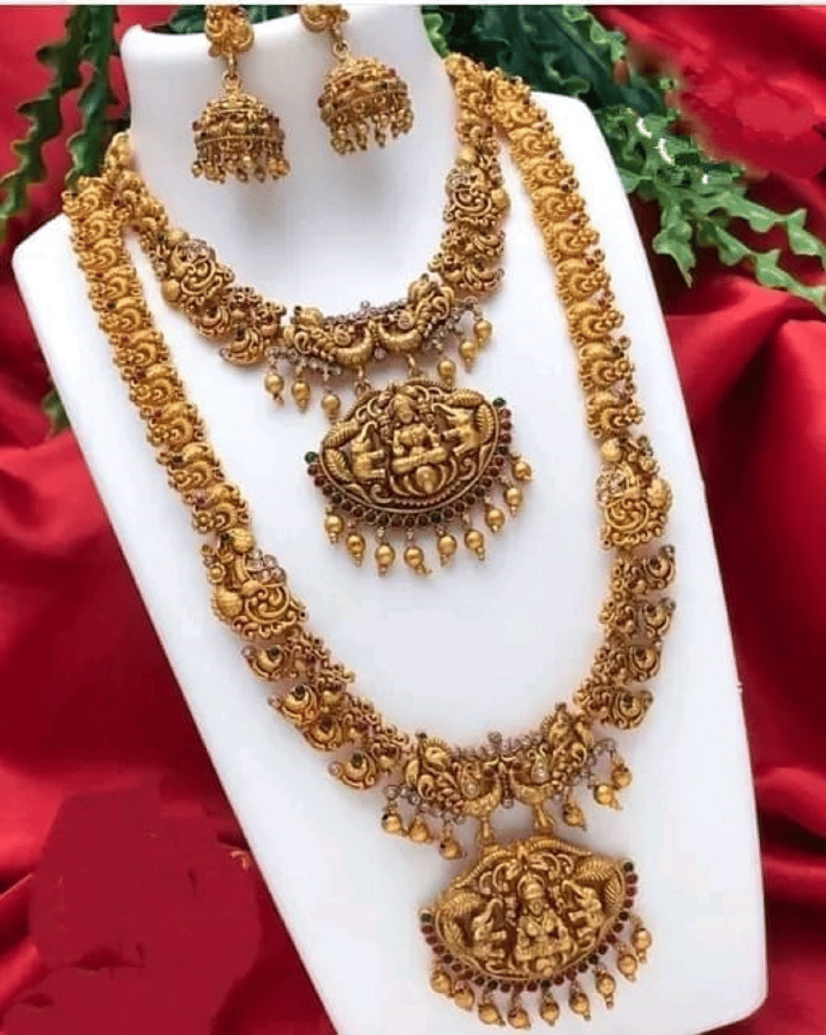 KEYMAX Golden Alloy Necklace Set ( Pack of 1 )