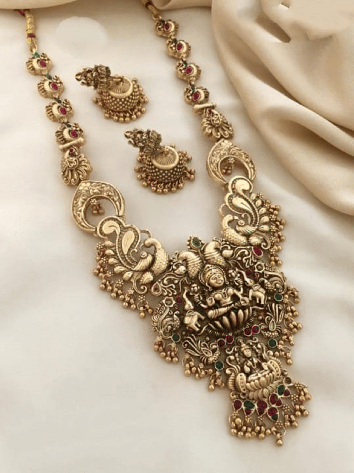 KEYMAX Golden Alloy Necklace Set ( Pack of 1 )
