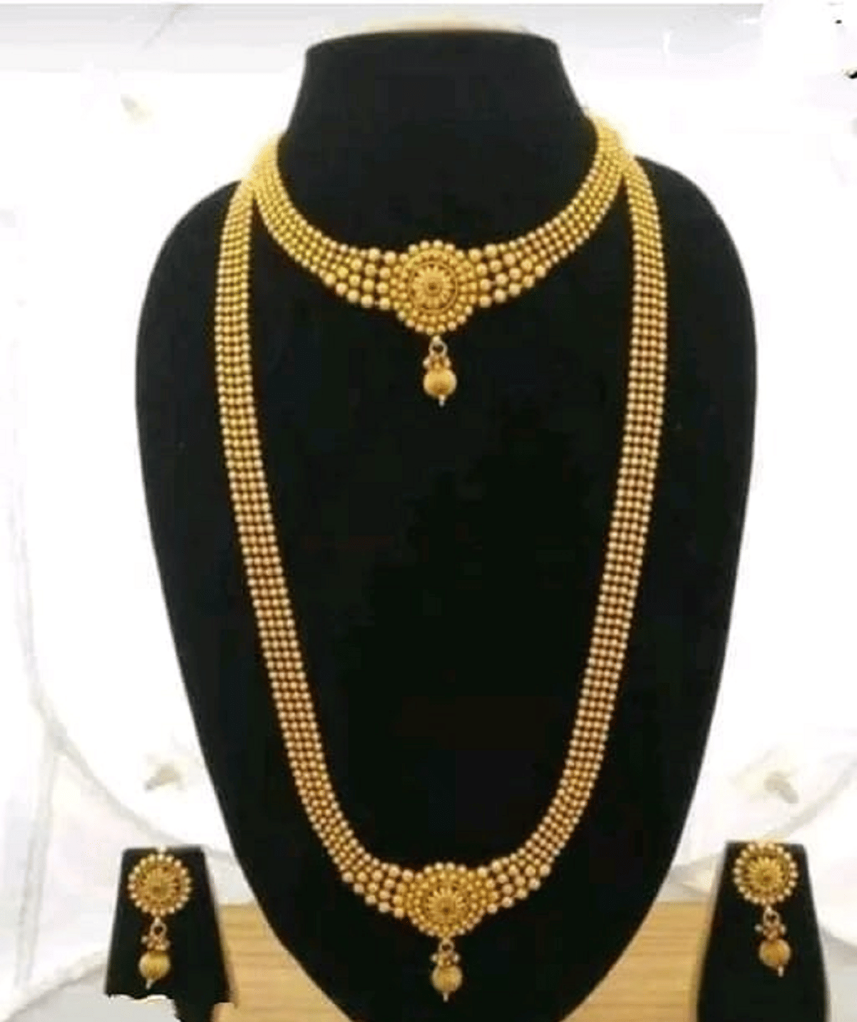 KEYMAX Golden Alloy Necklace Set ( Pack of 1 )