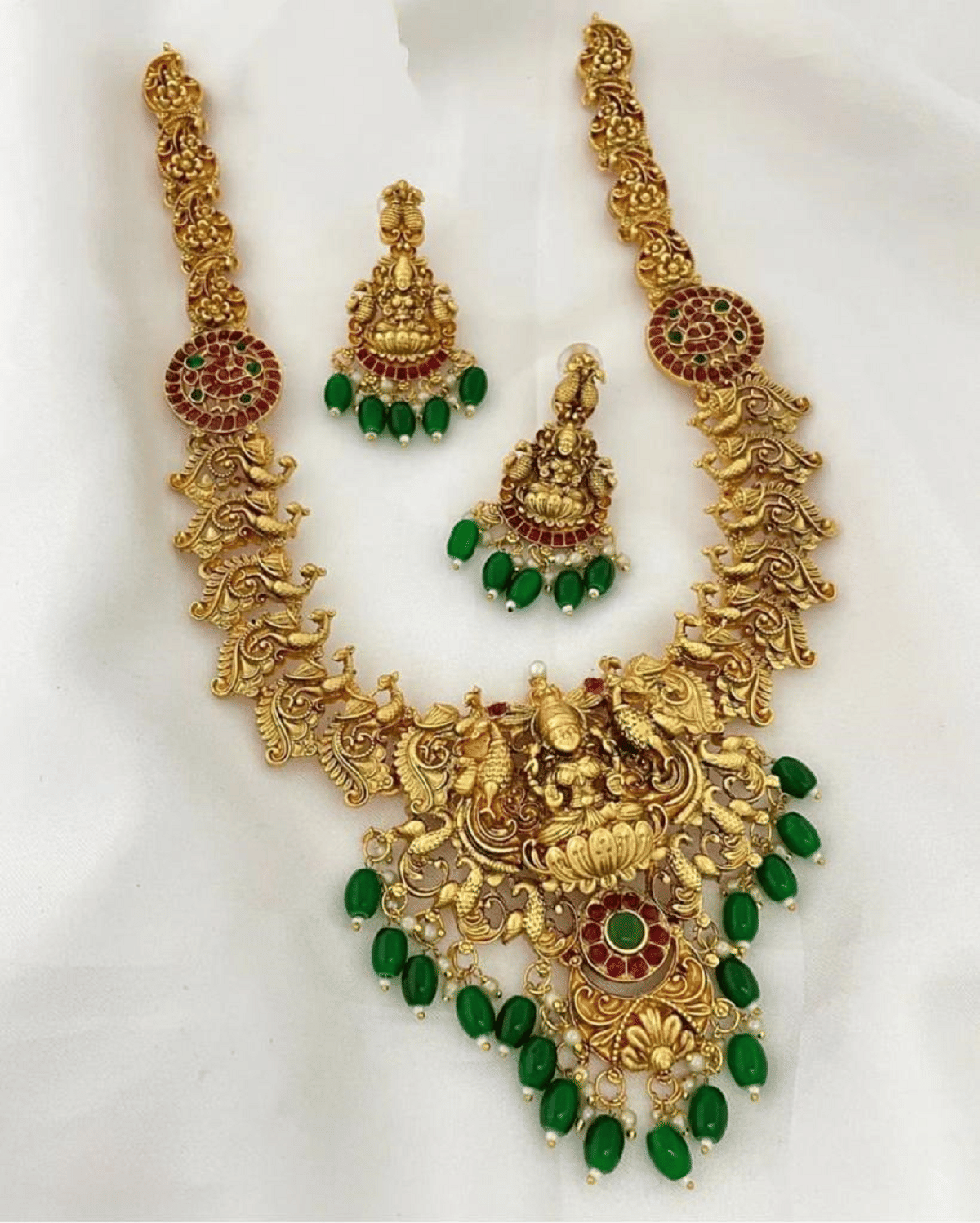 KEYMAX Golden Alloy Necklace Set ( Pack of 1 )