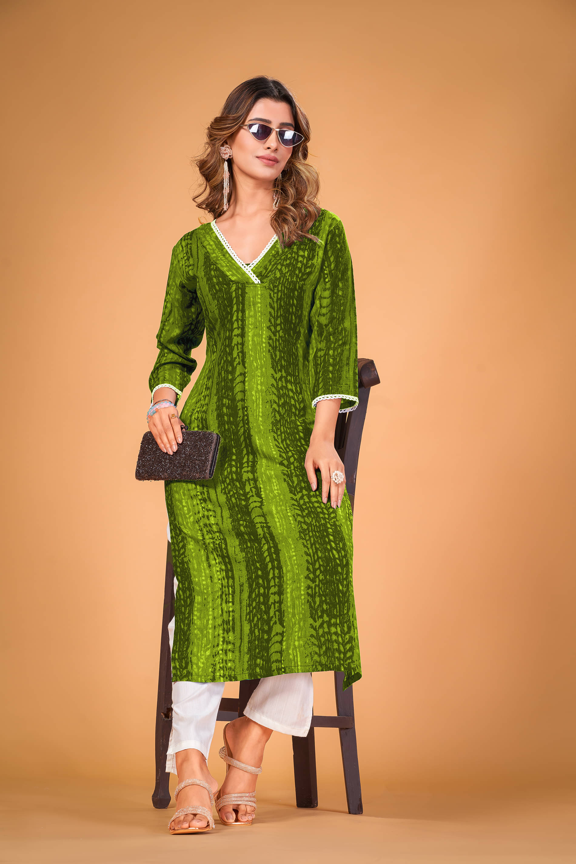 PATDOM Pack of 1 Rayon Dyed Straight Women's Kurti - ( Green ) PATDOM Pack of 1 Rayon Dyed Straight Women's Kurti - ( Green )