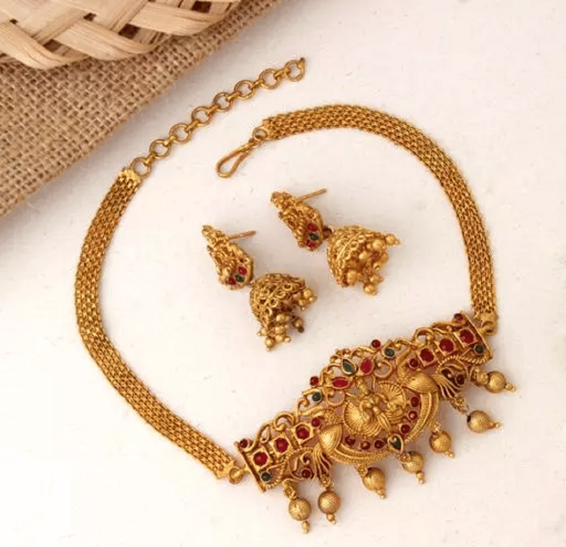 RIENTA JWL Golden Alloy Necklace Set ( Pack of 1 )