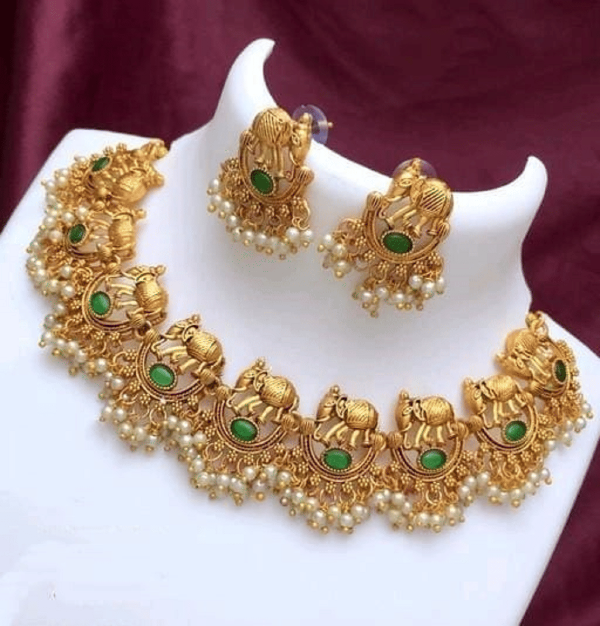 RIENTA JWL Golden Alloy Necklace Set ( Pack of 1 )