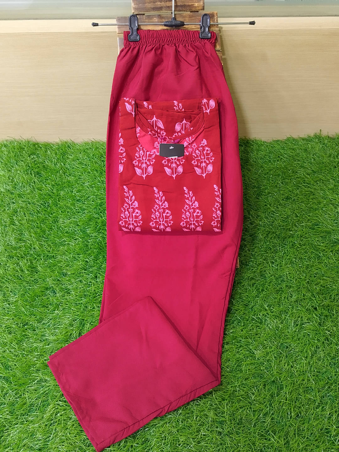 Ethnicbasket Pack of 1 Crepe Printed Straight Women's Kurti - ( Red )     			Ethnicbasket Pack of 1 Crepe Printed Straight Women's Kurti - ( Red )