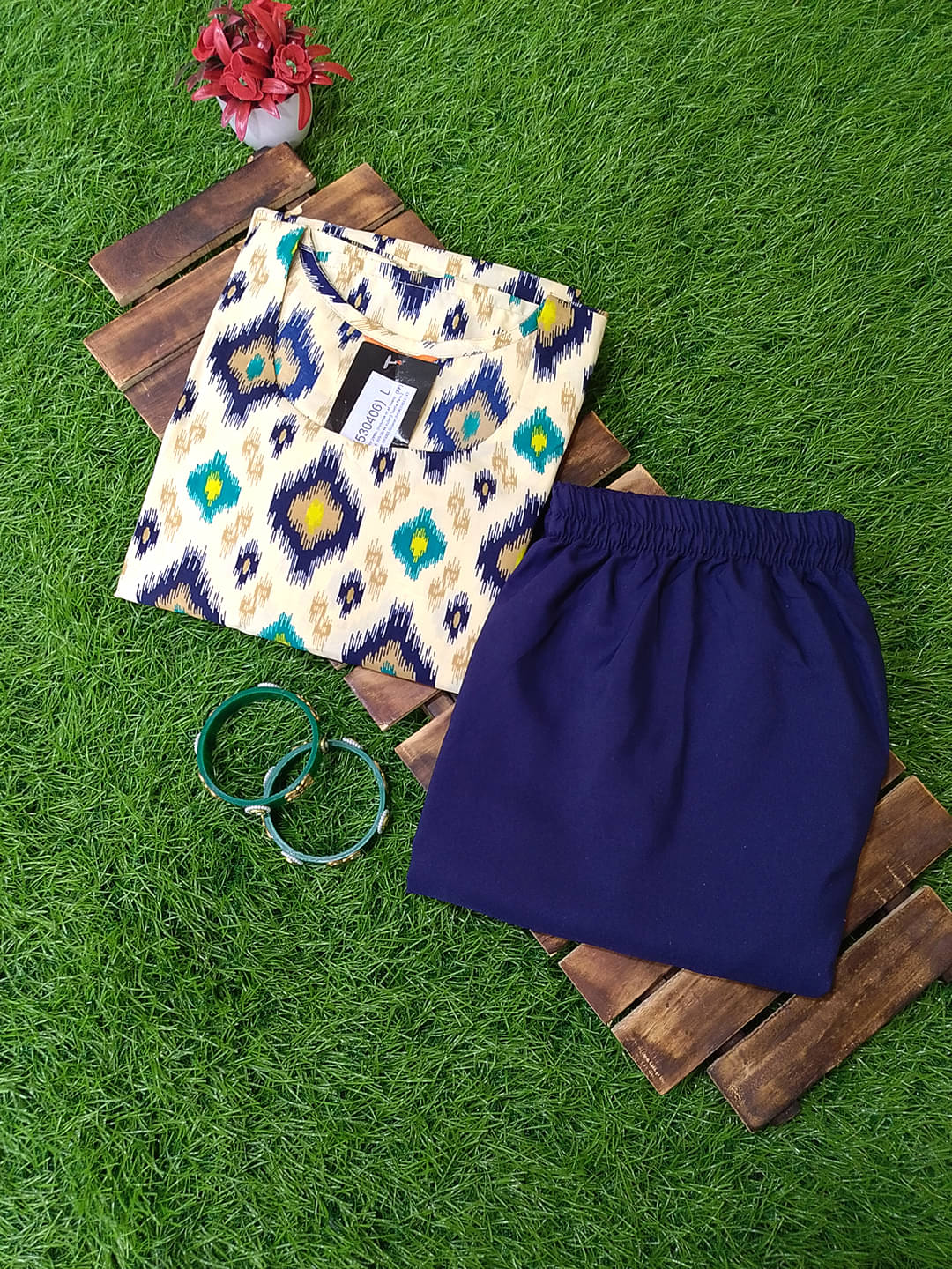 Ethnicbasket Crepe Printed Kurti With Pants Women's Stitched Salwar Suit - White ( Pack of 1 ) Ethnicbasket Crepe Printed Kurti With Pants Women's Stitched Salwar Suit - White ( Pack of 1 )