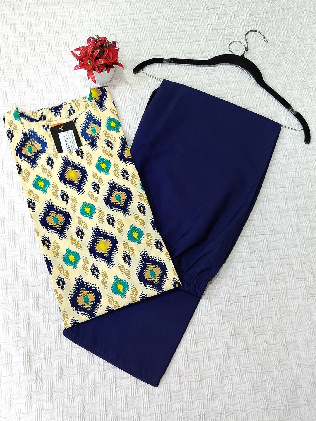 1 Stop Fashion Pack of 1 Crepe Printed Straight Women's Kurti - ( White )     			1 Stop Fashion Pack of 1 Crepe Printed Straight Women's Kurti - ( White )