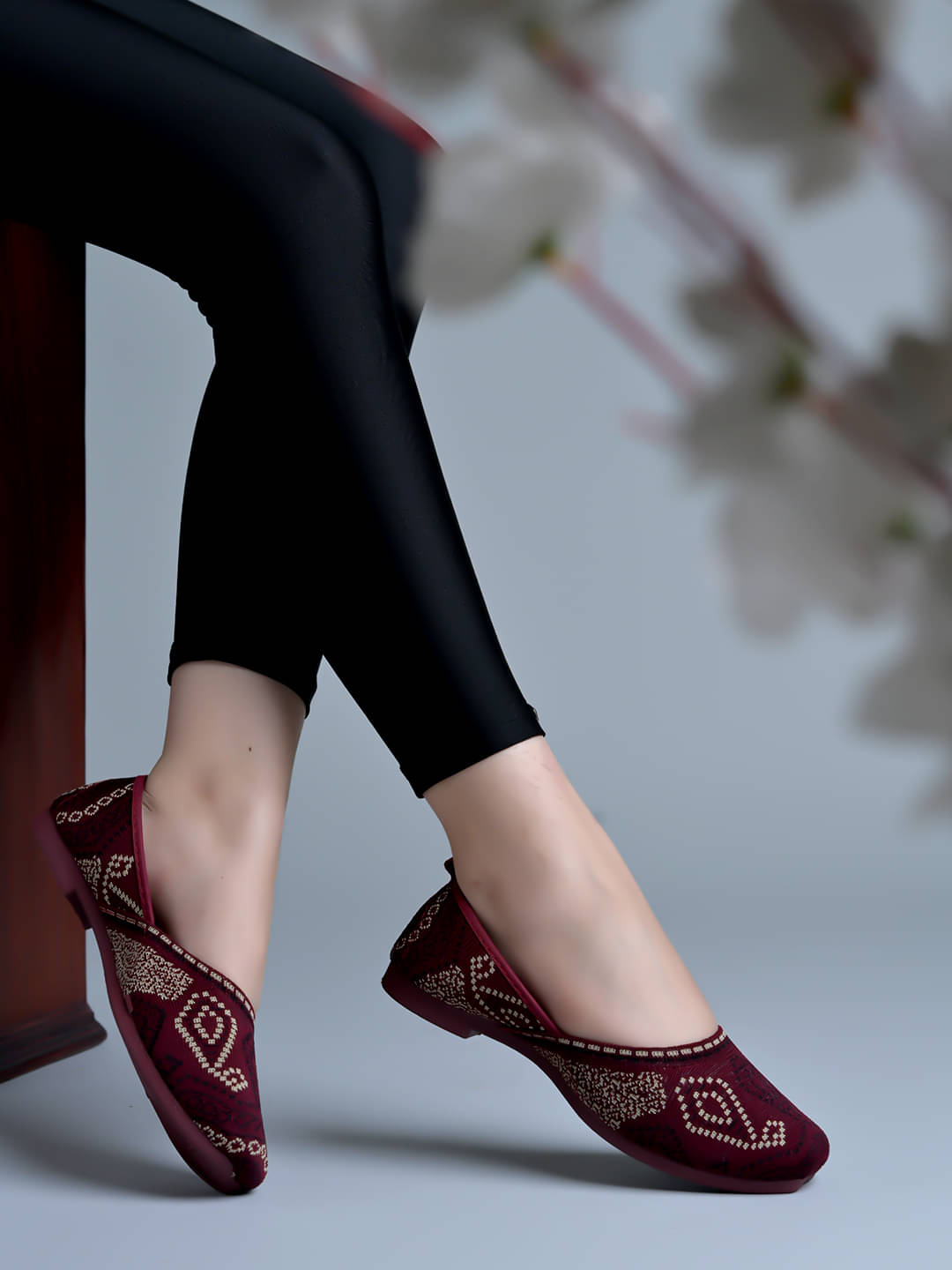     			Shoetopia Maroon Women's Juttis