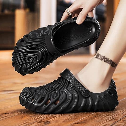 PM Traders - Black Men's Clogs