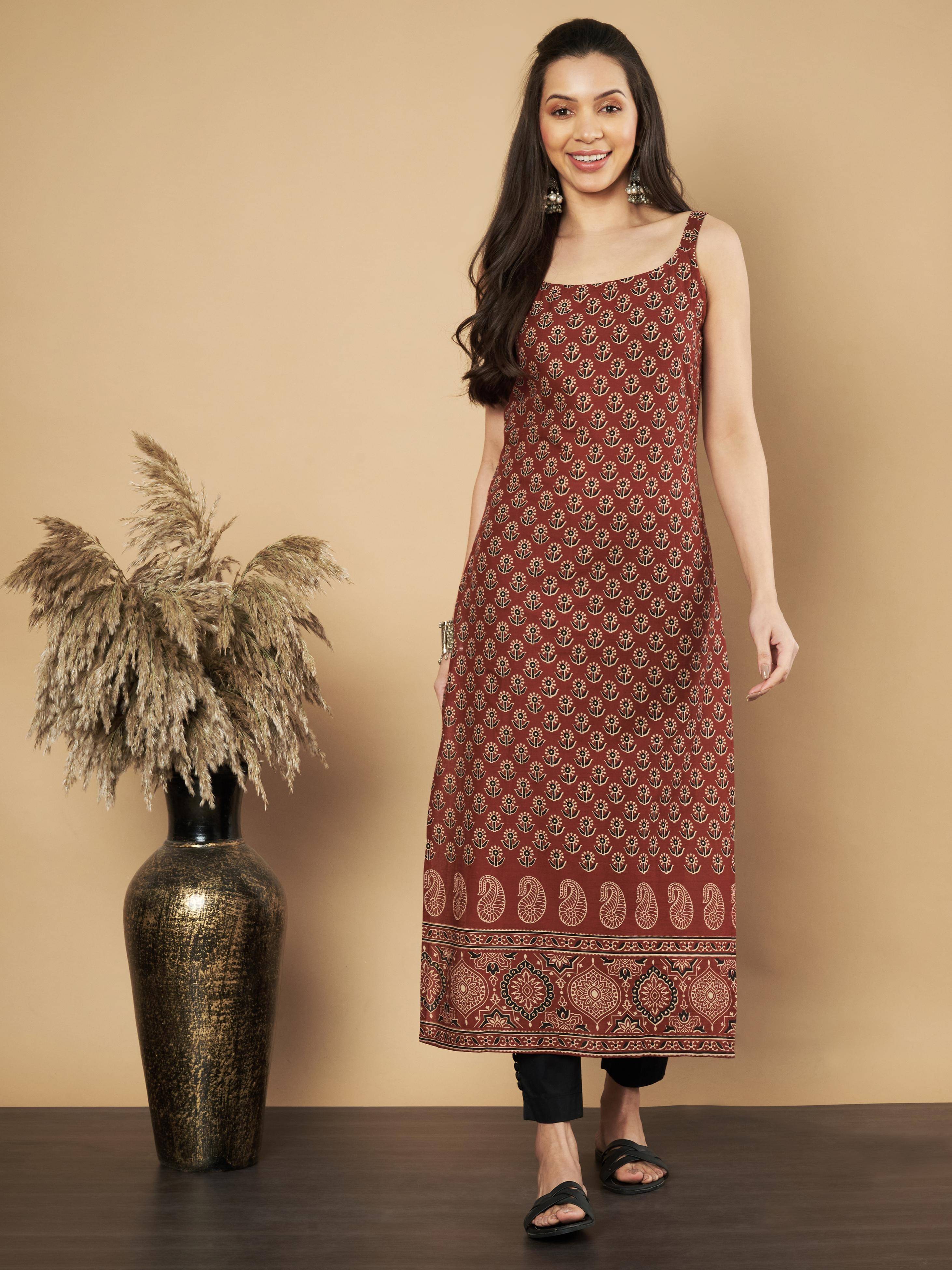 Vbuyz Pack of 1 Cotton Printed Straight Women's Kurti - ( Maroon ) Vbuyz Pack of 1 Cotton Printed Straight Women's Kurti - ( Maroon )
