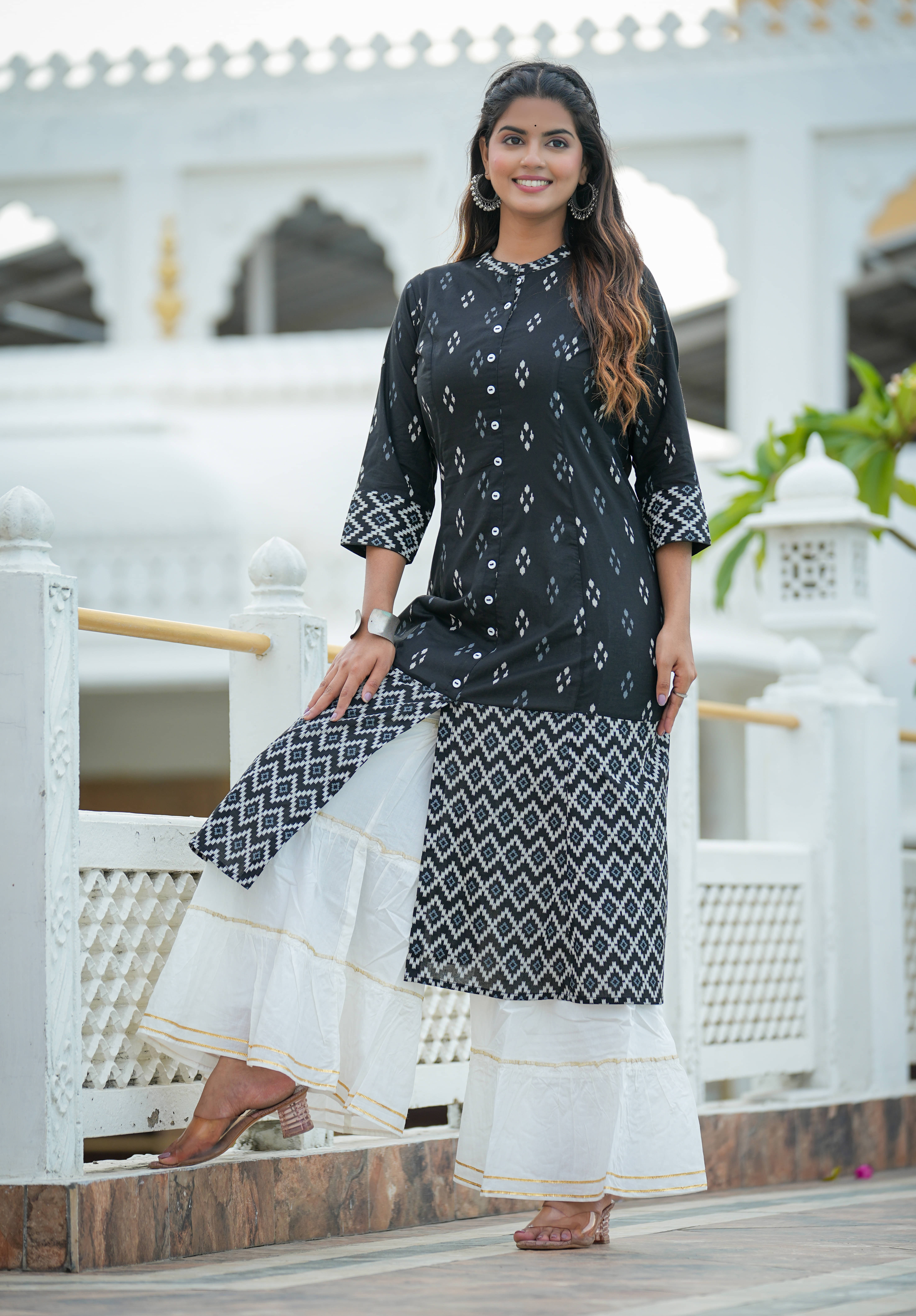 Yash Gallery Pack of 1 Cotton Printed A-line Women's Kurti - ( Black ) Yash Gallery Pack of 1 Cotton Printed A-line Women's Kurti - ( Black )