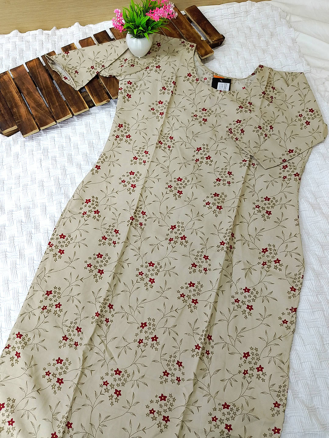 1 Stop Fashion Pack of 1 Crepe Printed Straight Women's Kurti - ( Beige ) 1 Stop Fashion Pack of 1 Crepe Printed Straight Women's Kurti - ( Beige )