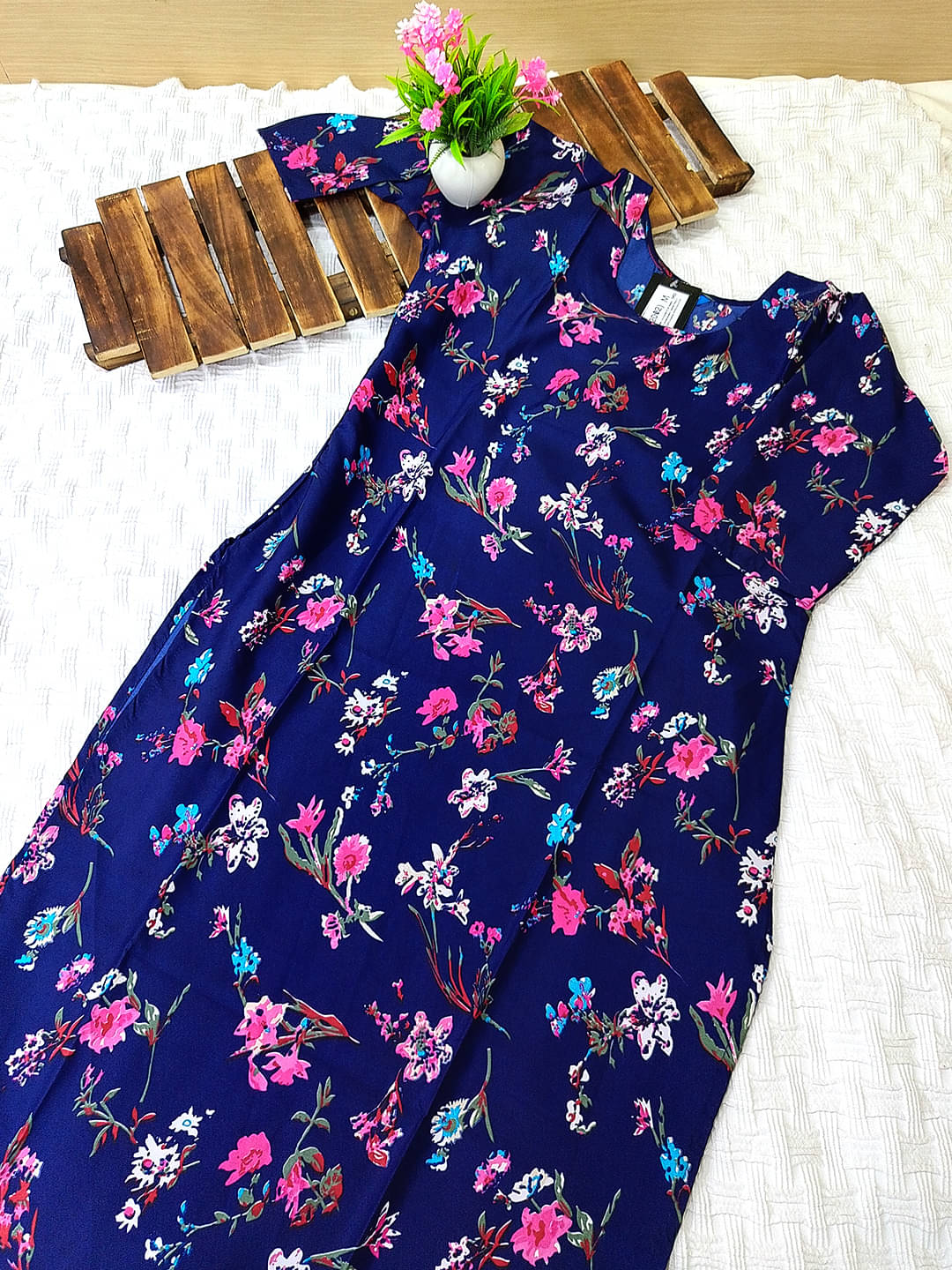     			1 Stop Fashion Pack of 1 Crepe Printed Straight Women's Kurti - ( Navy Blue )