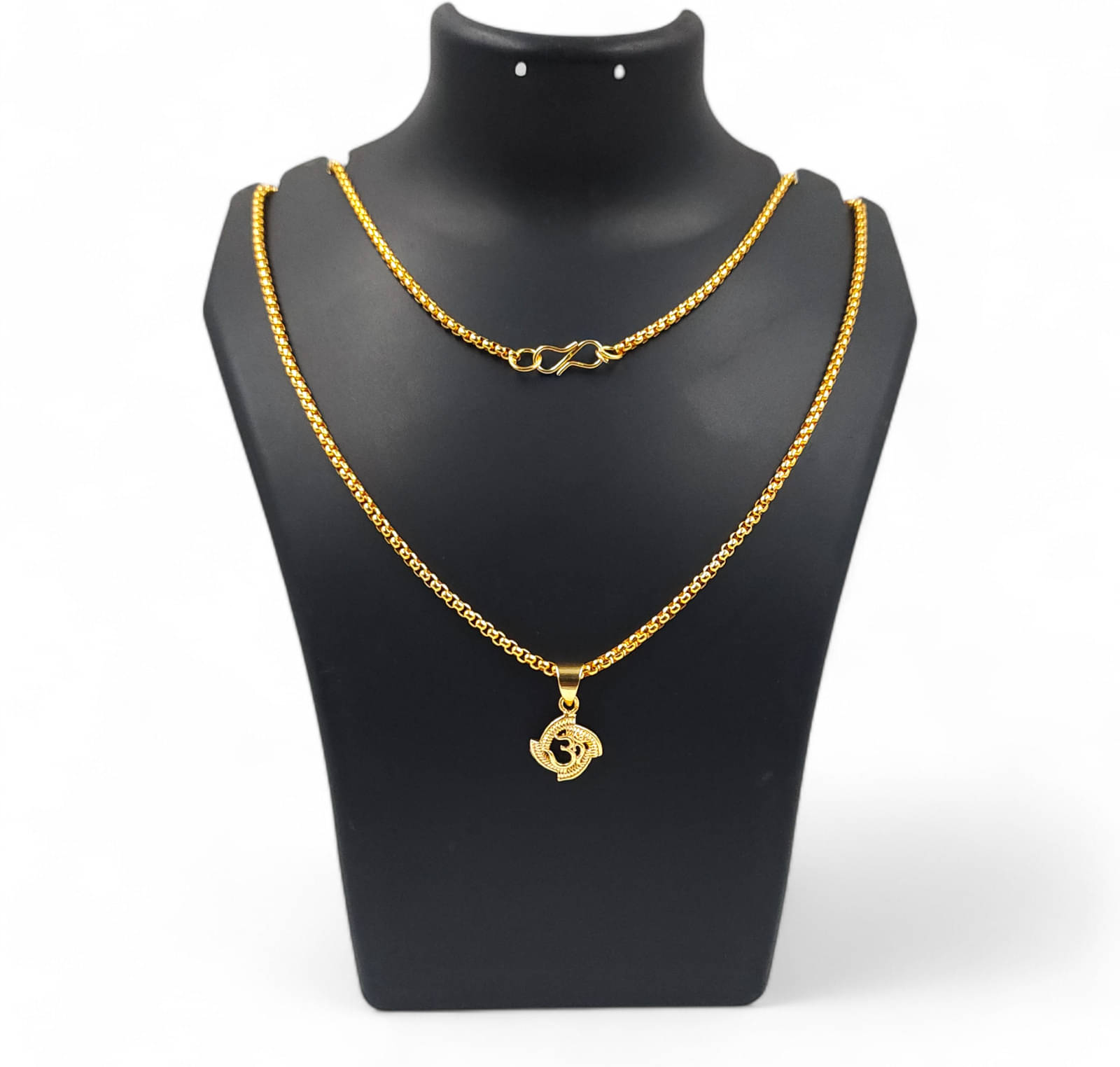 QKATIKA Gold Pendant set ( Pack of 1 )     			QKATIKA Gold Pendant set ( Pack of 1 )
