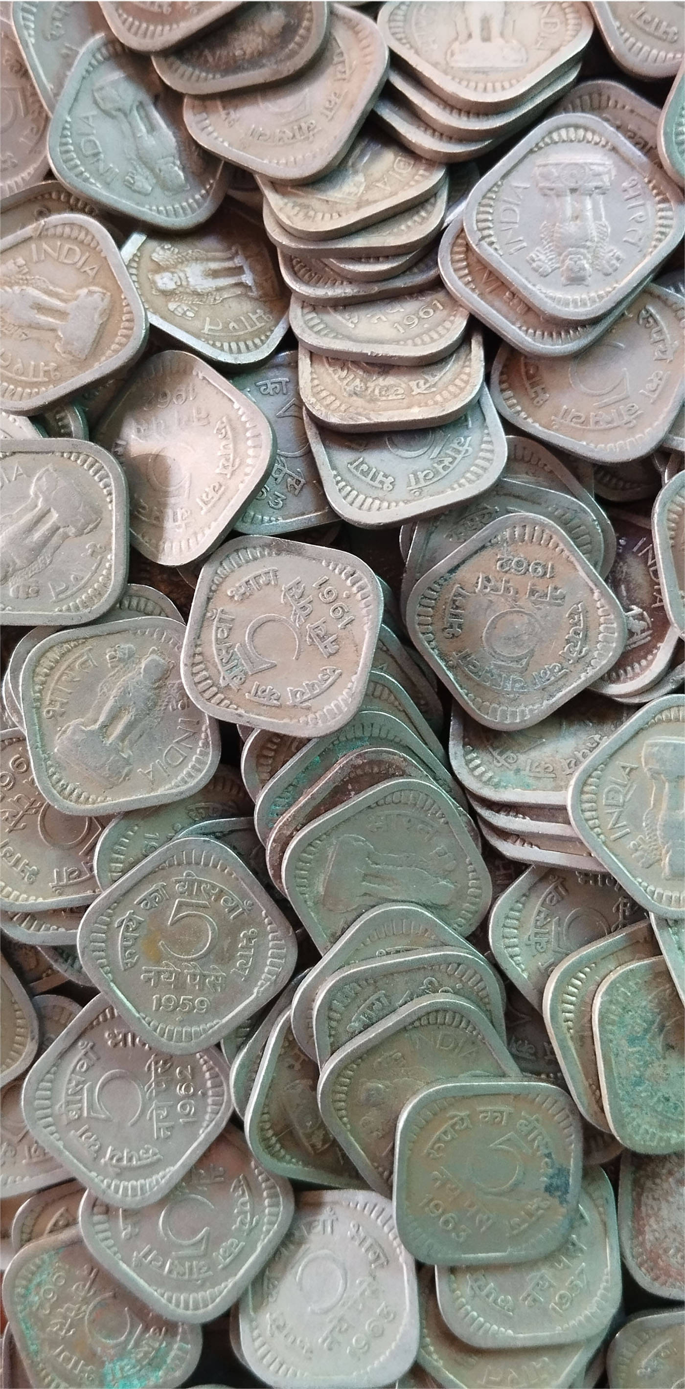     			5 Naya Paisa Copper Nickel Circulated Condition 1957 - 1966 Mixed Year 1 Kilo (Approximately 250 PCS) Lot