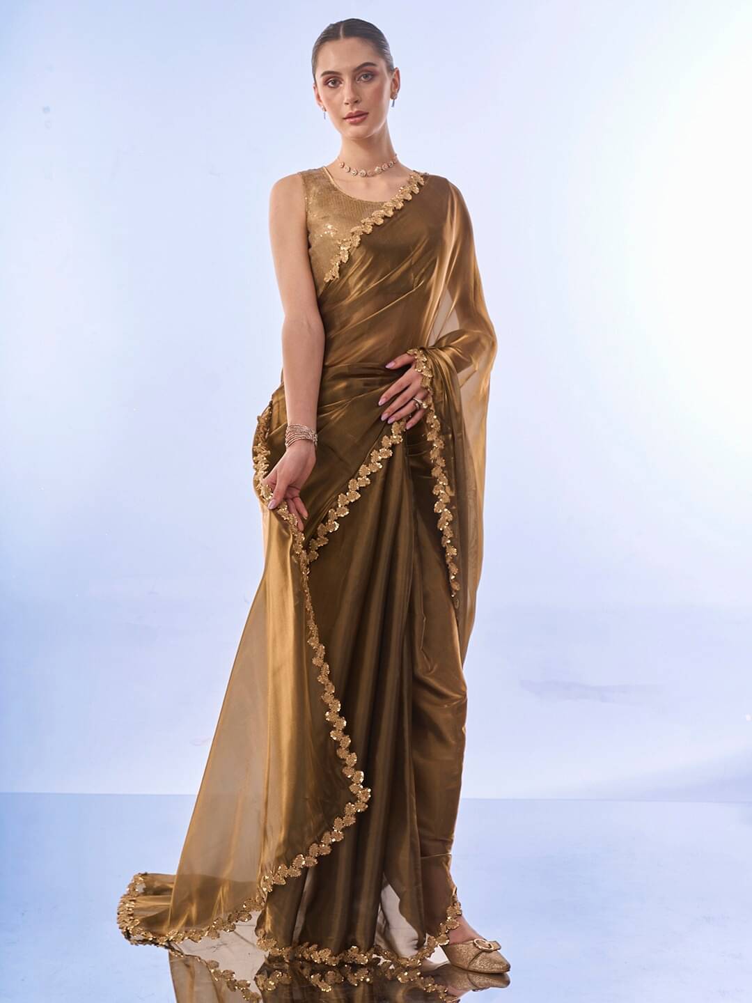     			BLEESBURY Shimmer Embroidered Saree With Unstitched Blouse Piece ( Brown )