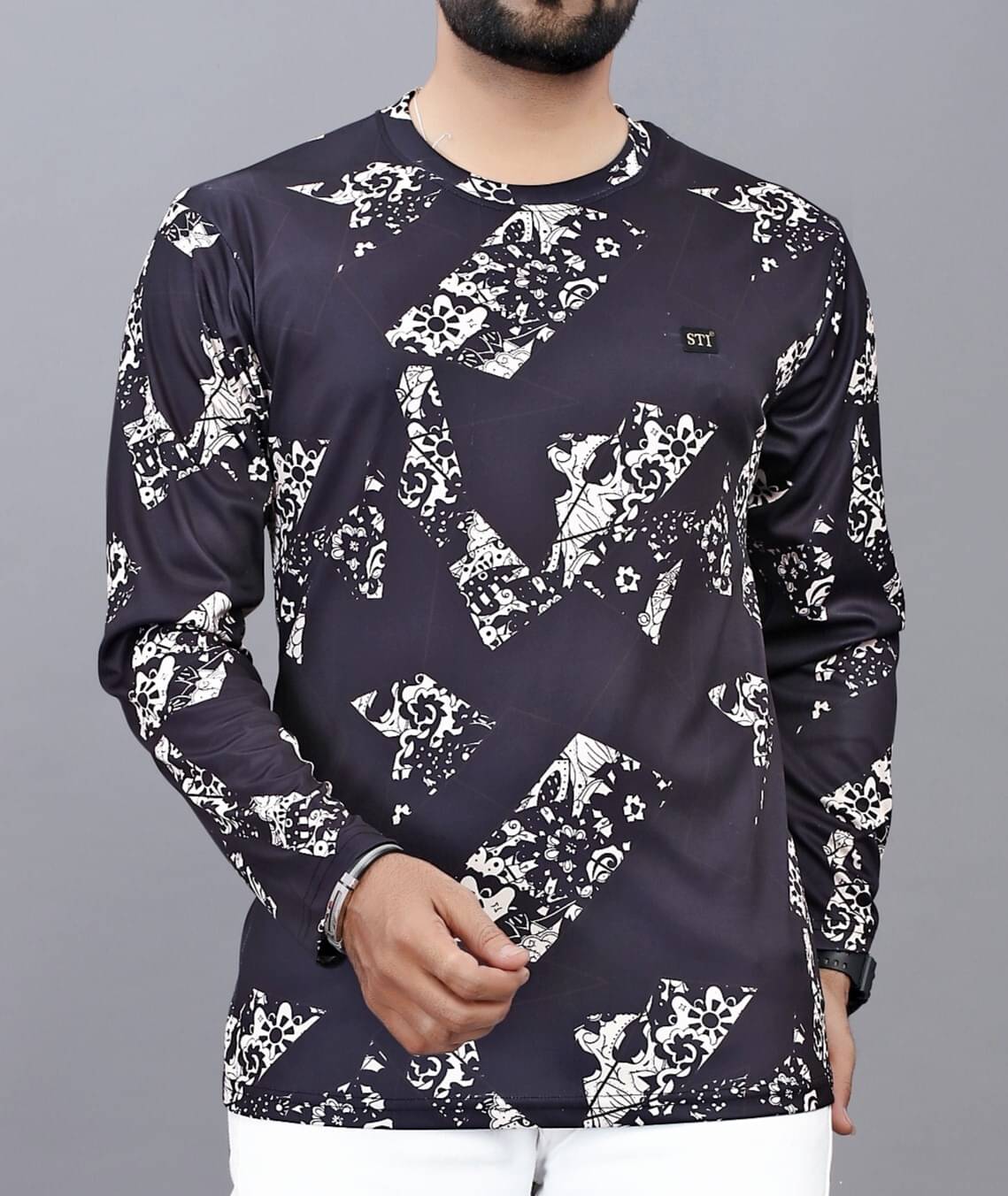 FABRIPPLE Polyester Regular Fit Printed Full Sleeves Men's Round T-Shirt - Black ( Pack of 1 ) FABRIPPLE Polyester Regular Fit Printed Full Sleeves Men's Round T-Shirt - Black ( Pack of 1 )