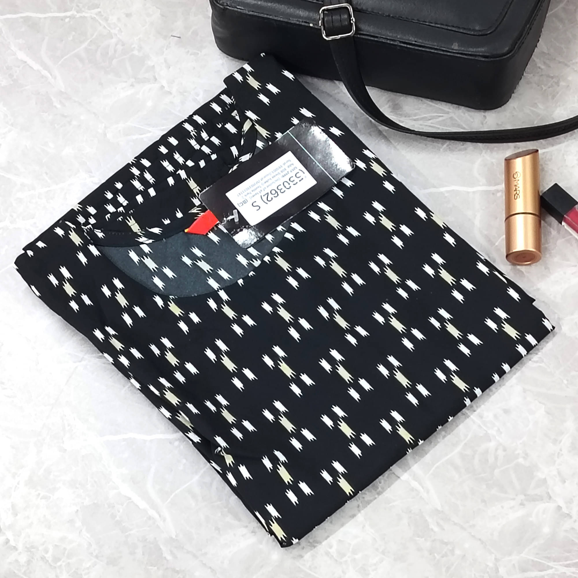 1 Stop Fashion Pack of 1 Crepe Printed Straight Women's Kurti - ( Black )     			1 Stop Fashion Pack of 1 Crepe Printed Straight Women's Kurti - ( Black )