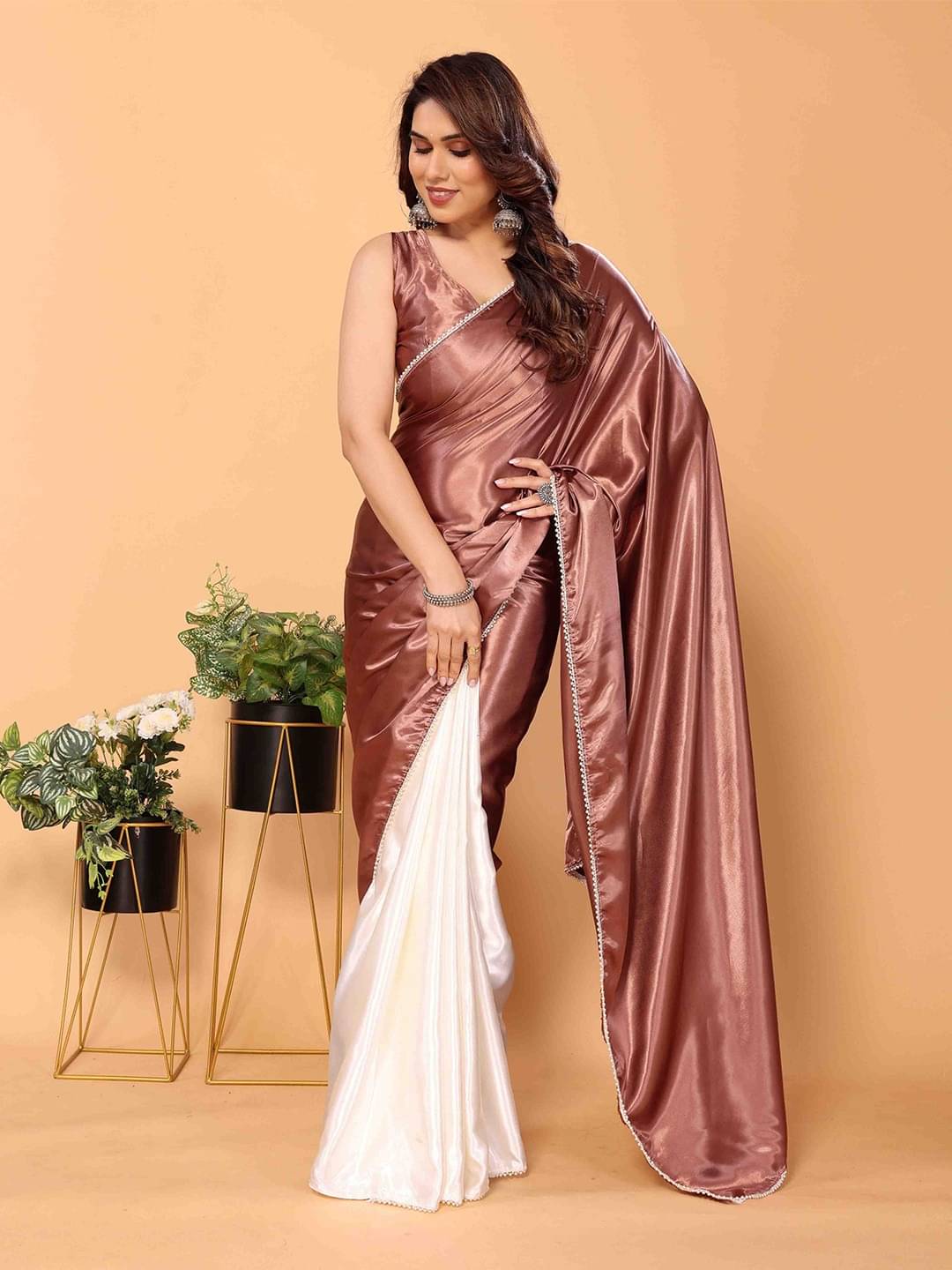     			Aika Satin Solid Saree With Unstitched Blouse Piece ( Peach )